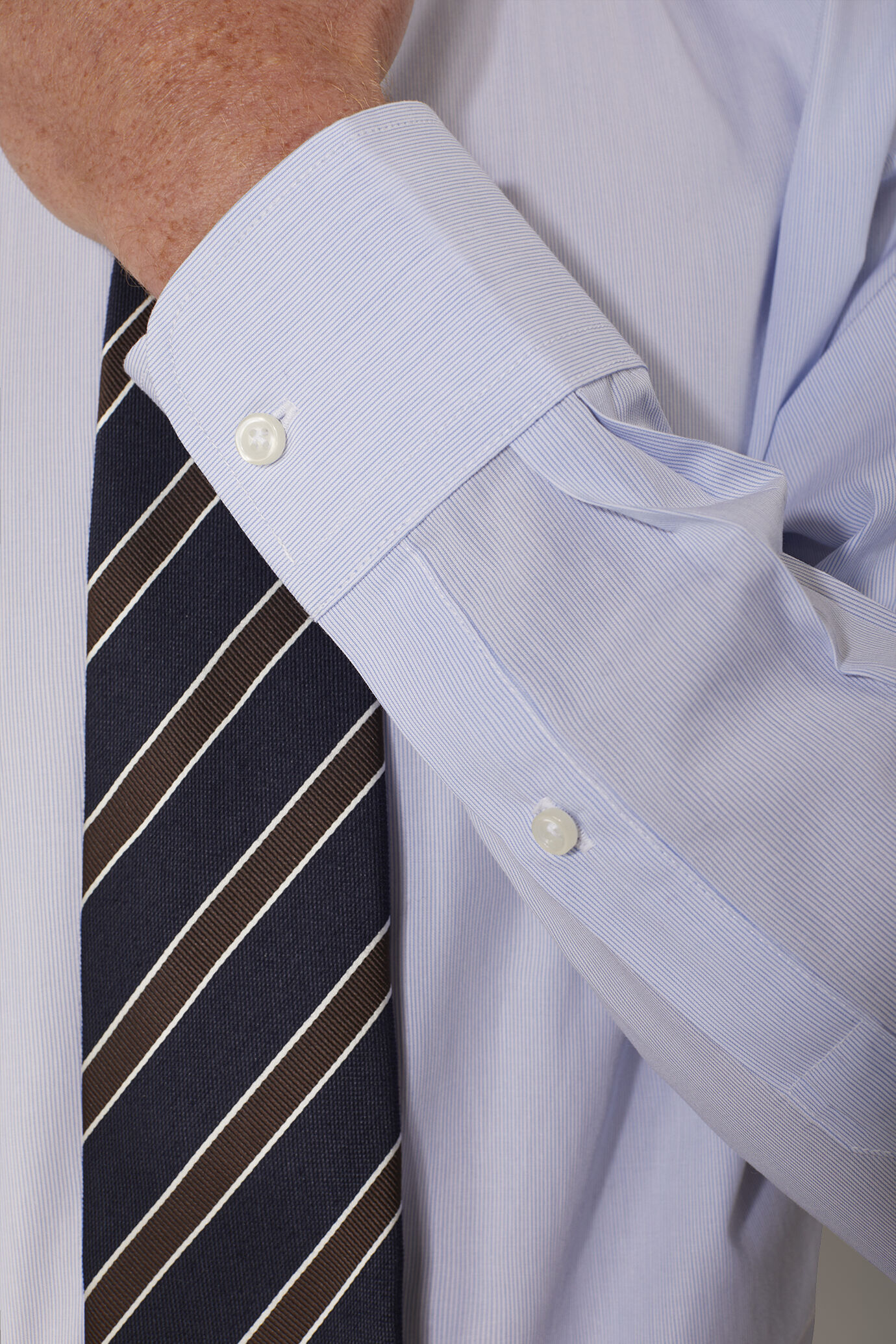 Camicia classica collo francese slim fit tinto filo rigato image number 2