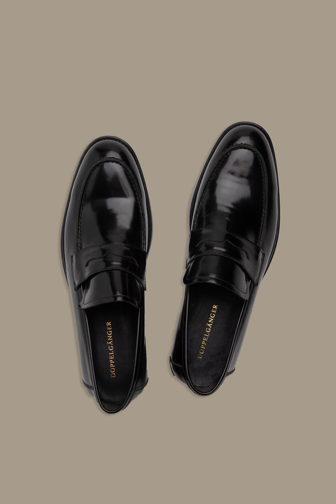 College. 100% polished leather image number 2