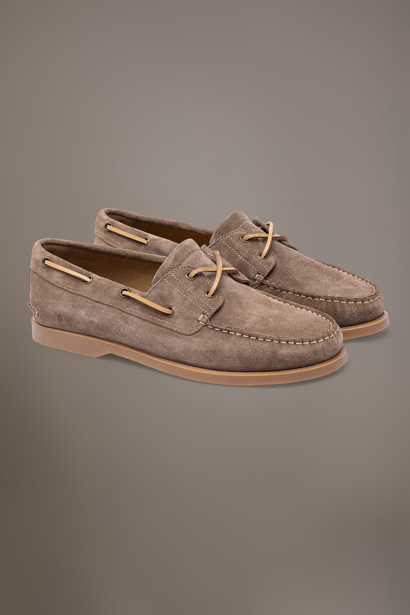Suede boat shoes 100% leather with rubber sole