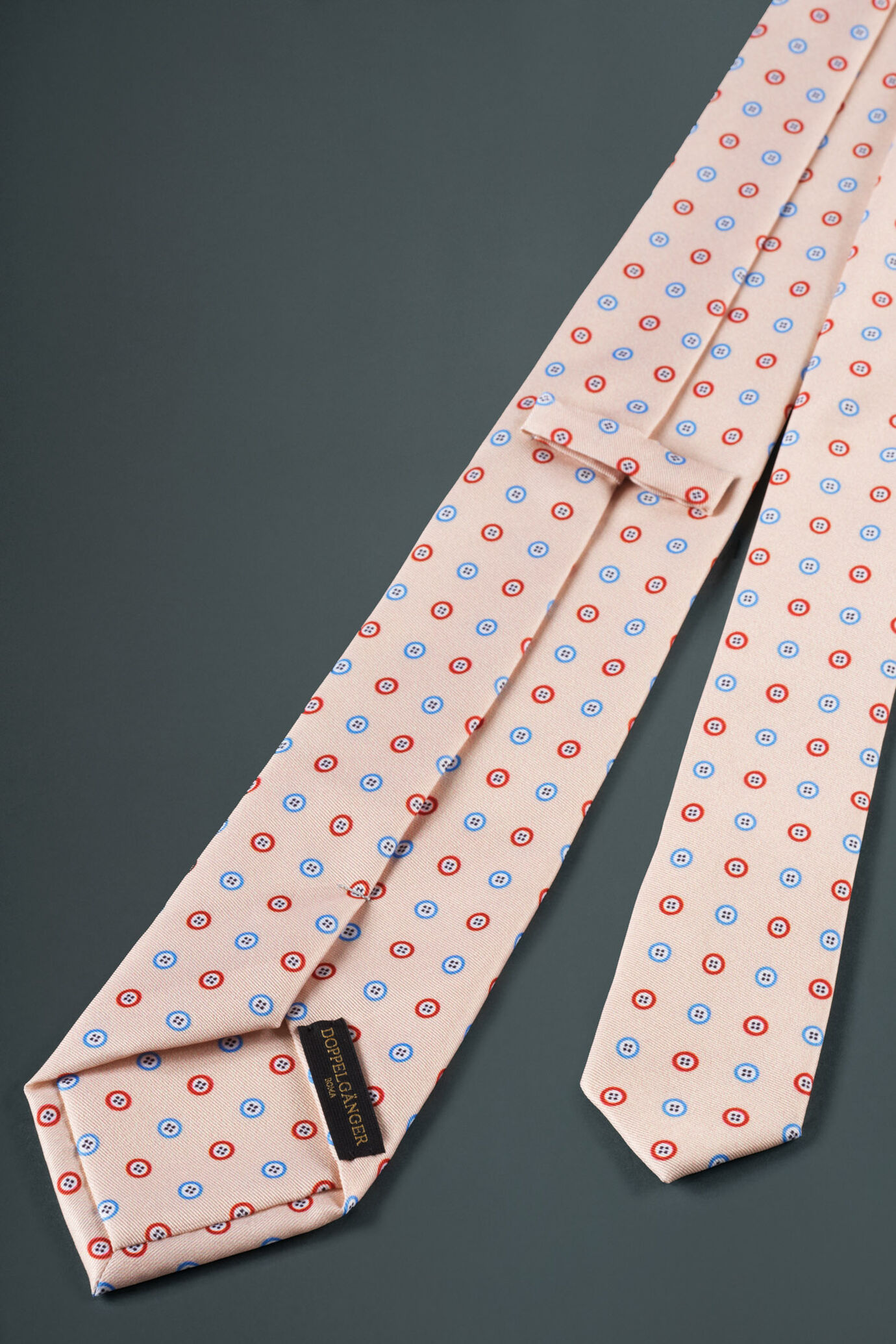 Cravatta uomo con stampa a pois con decorazione aggiuntiva a bottoni image number 1