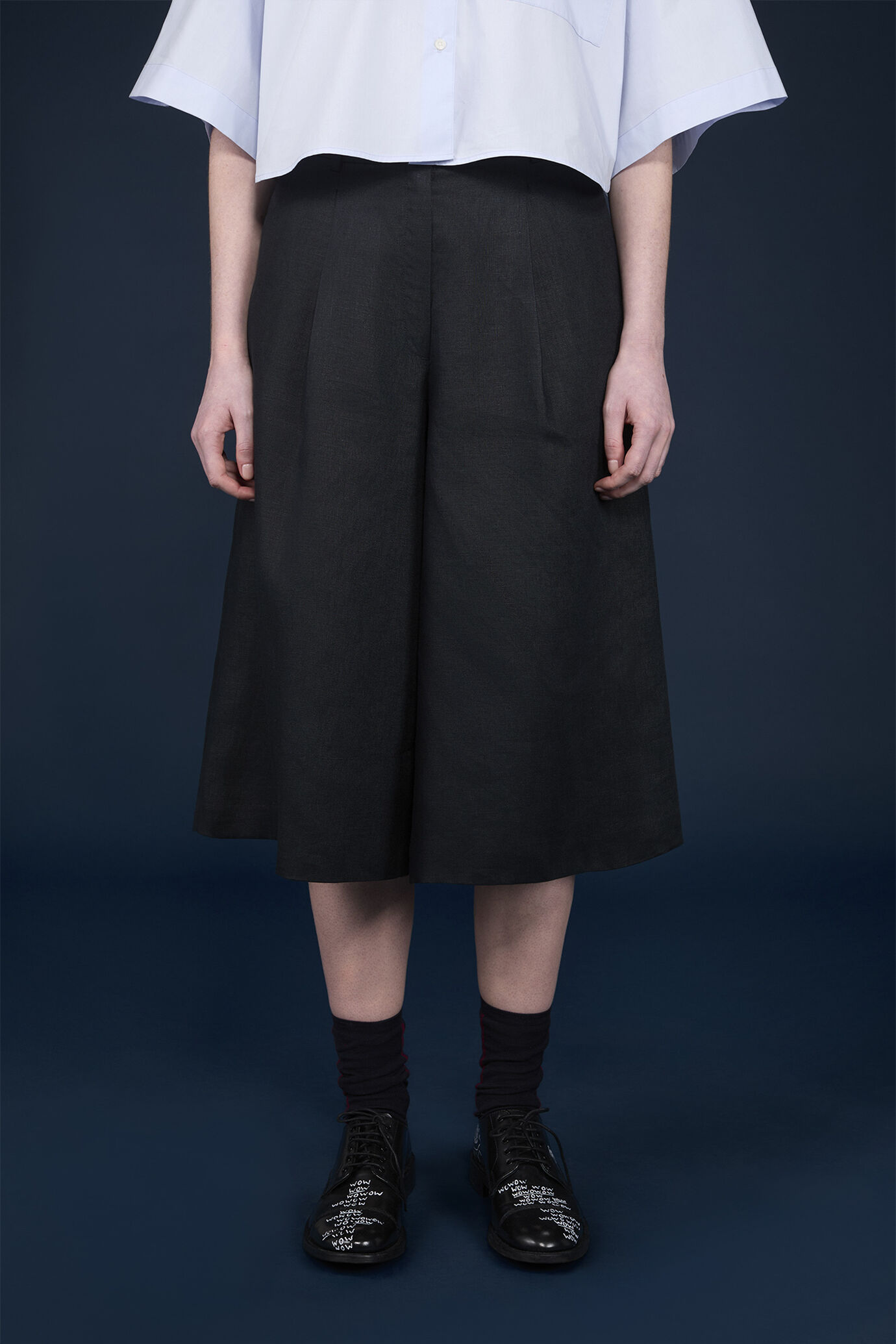 Bermuda skirt with a wide cut 100% linen image number 1