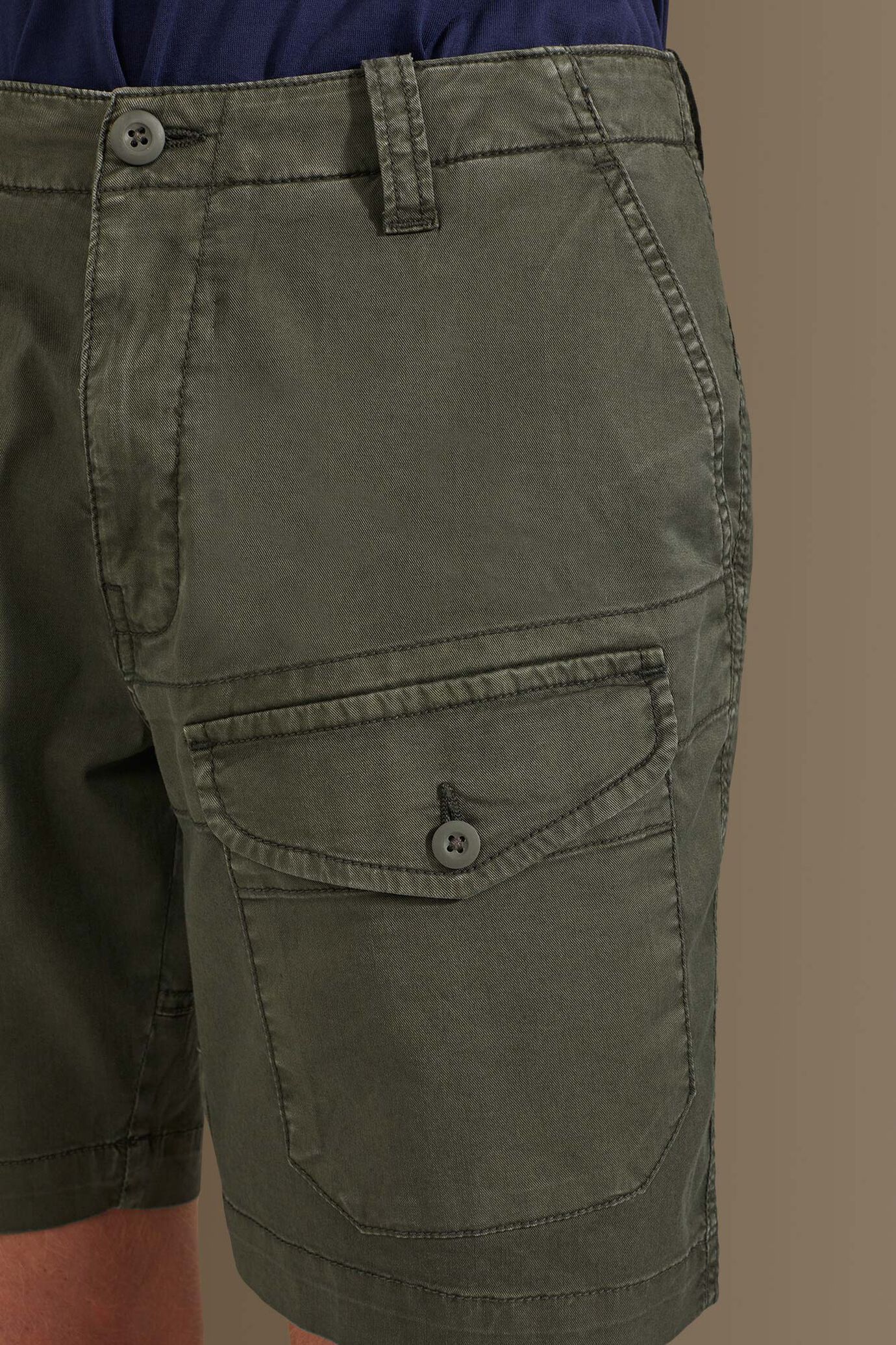 Bermuda with pocktes twill stretch fabric image number 3