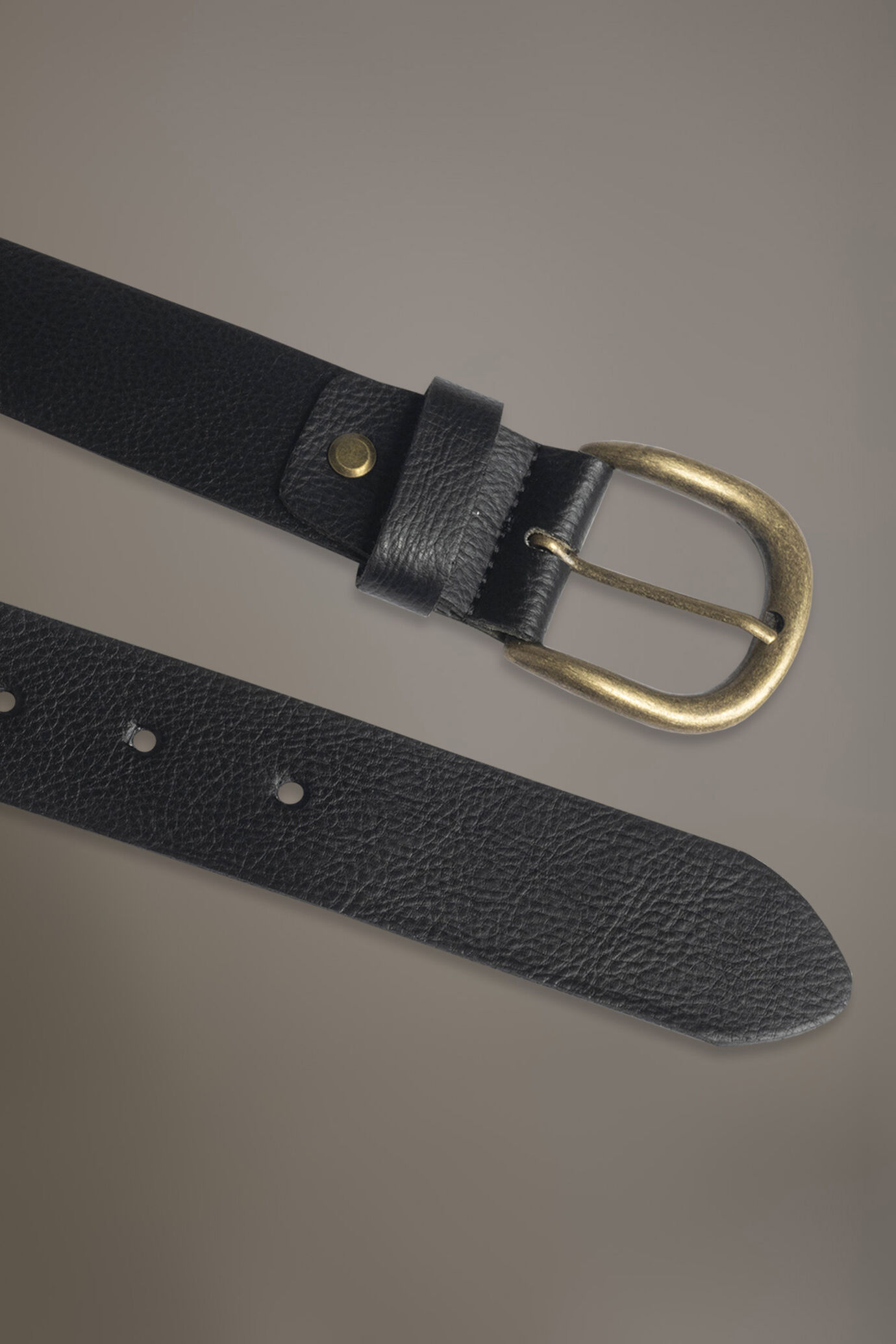 Cintura rivestita in pelle martellata made in Italy image number 1