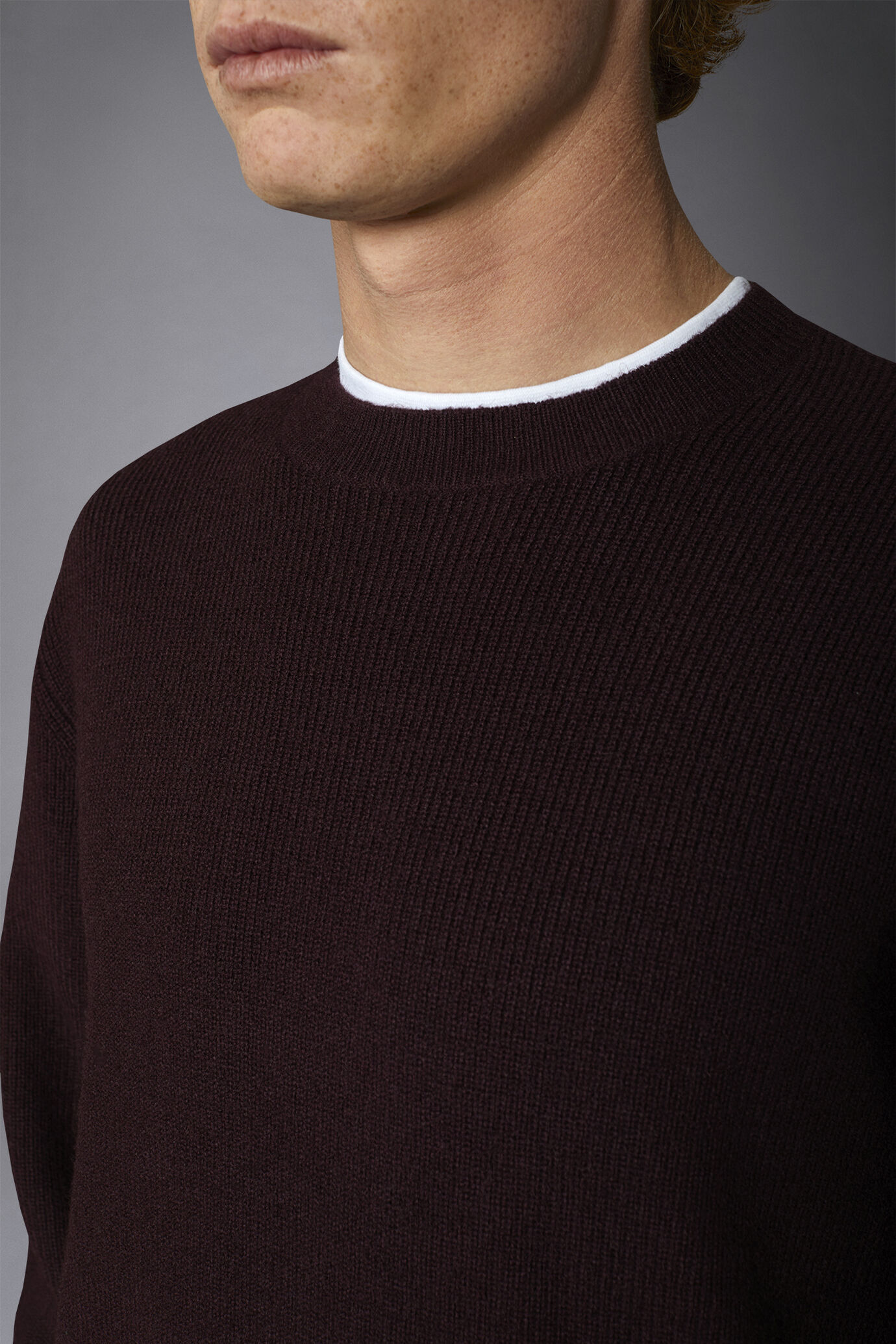 Maglia uomo girocollo con lavorazione a costa inglese regular fit image number 2