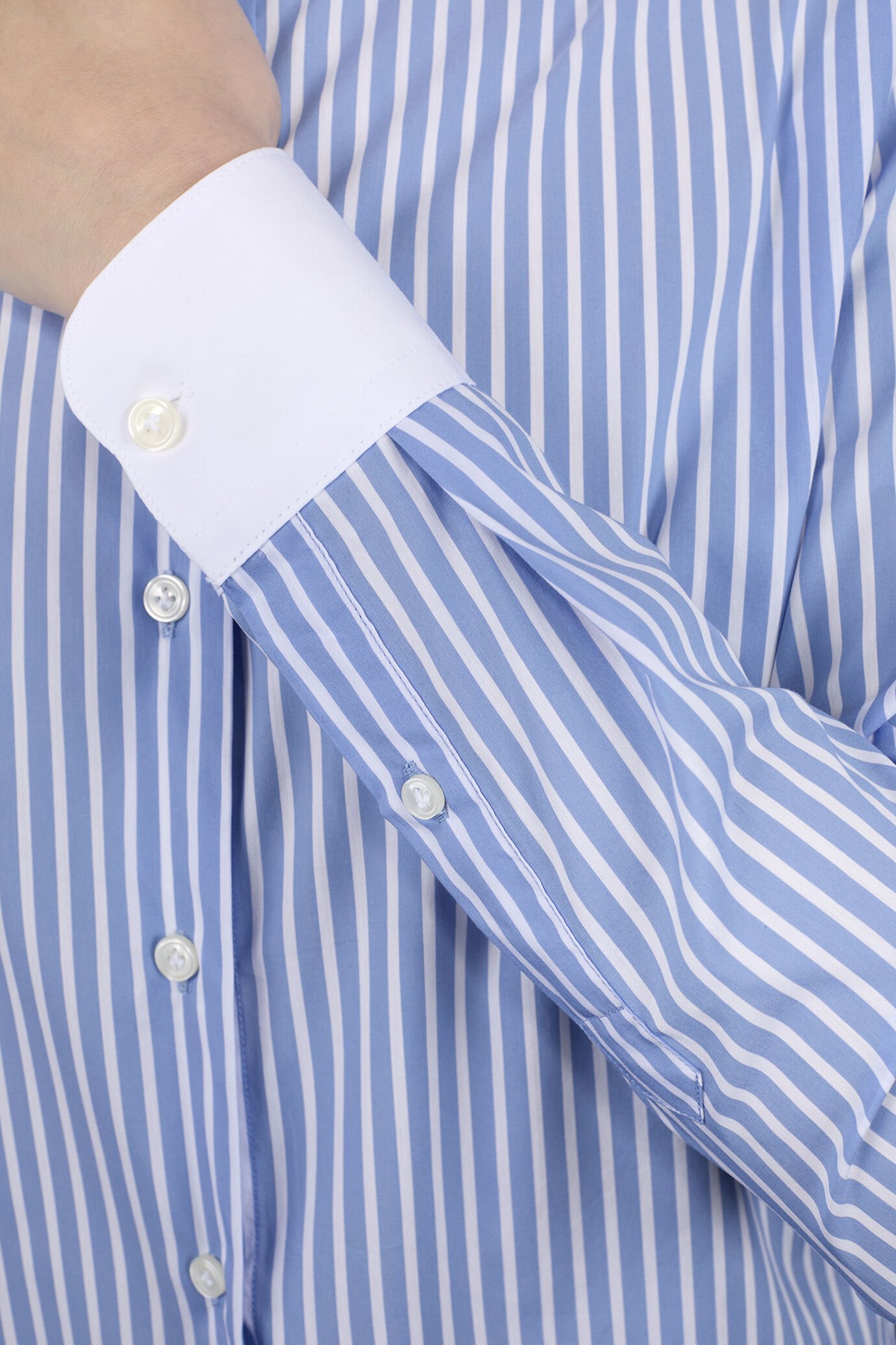 Camicia classica donna in tessuto a righe larghe tinto filo con collo e polsini bianchi regular fit image number 3