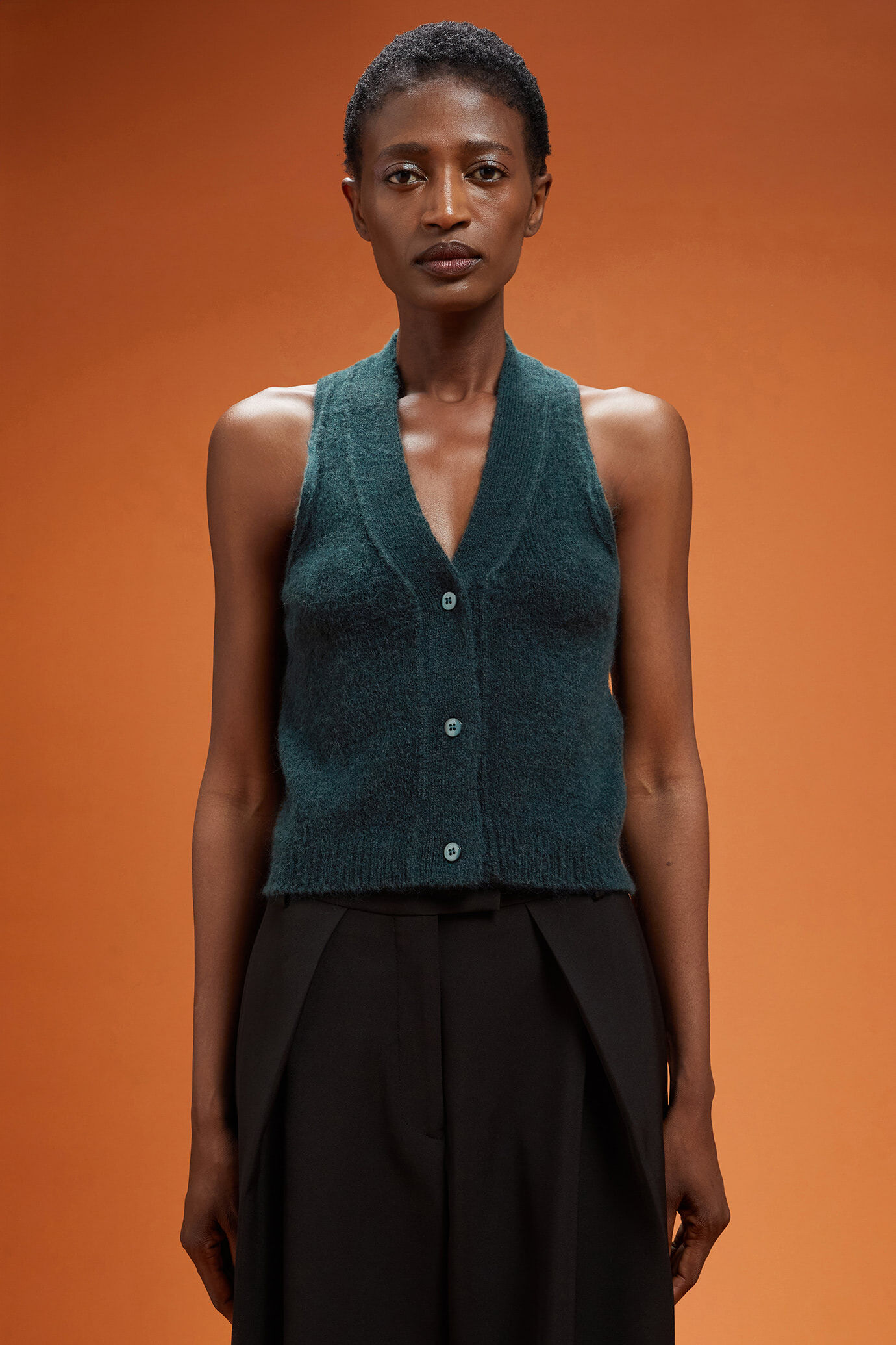 Gilet donna in maglia con scollo a v regular fit image number 0