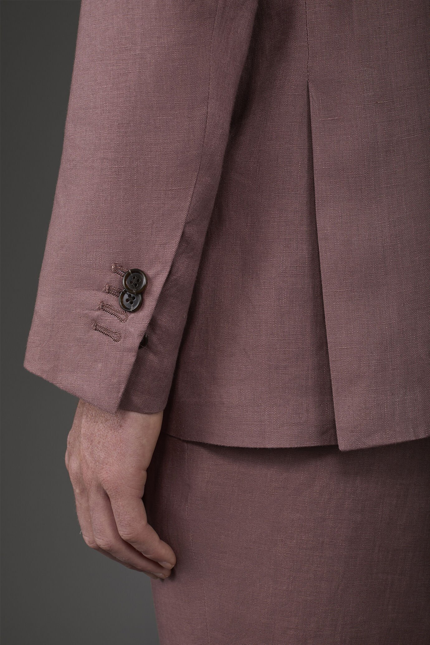 Single-breasted men's suit with flat front trousers, in 100% linen with a washed effect image number 3