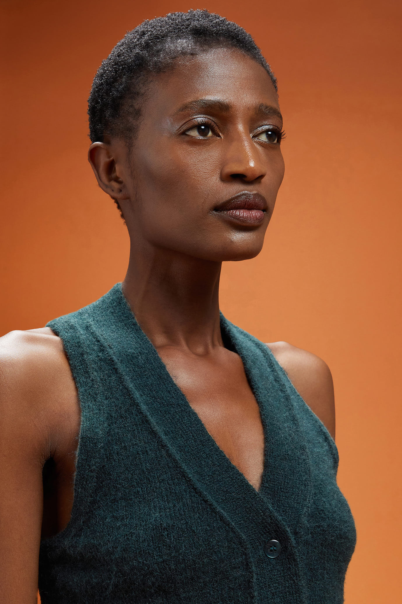 Gilet donna in maglia con scollo a v regular fit image number 3