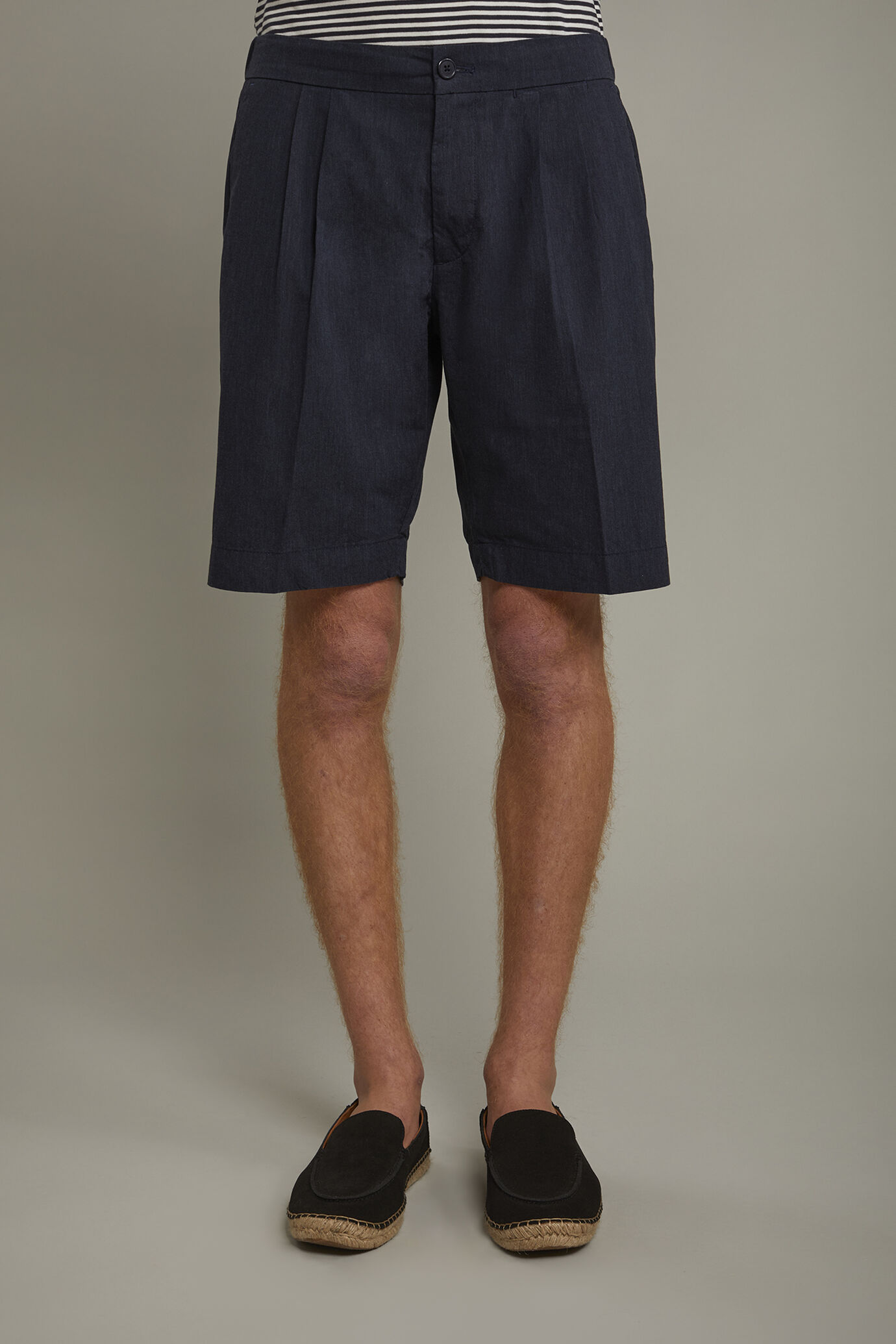Men's Bermuda with double pinces and laces on waist cotton slub fabric image number 3