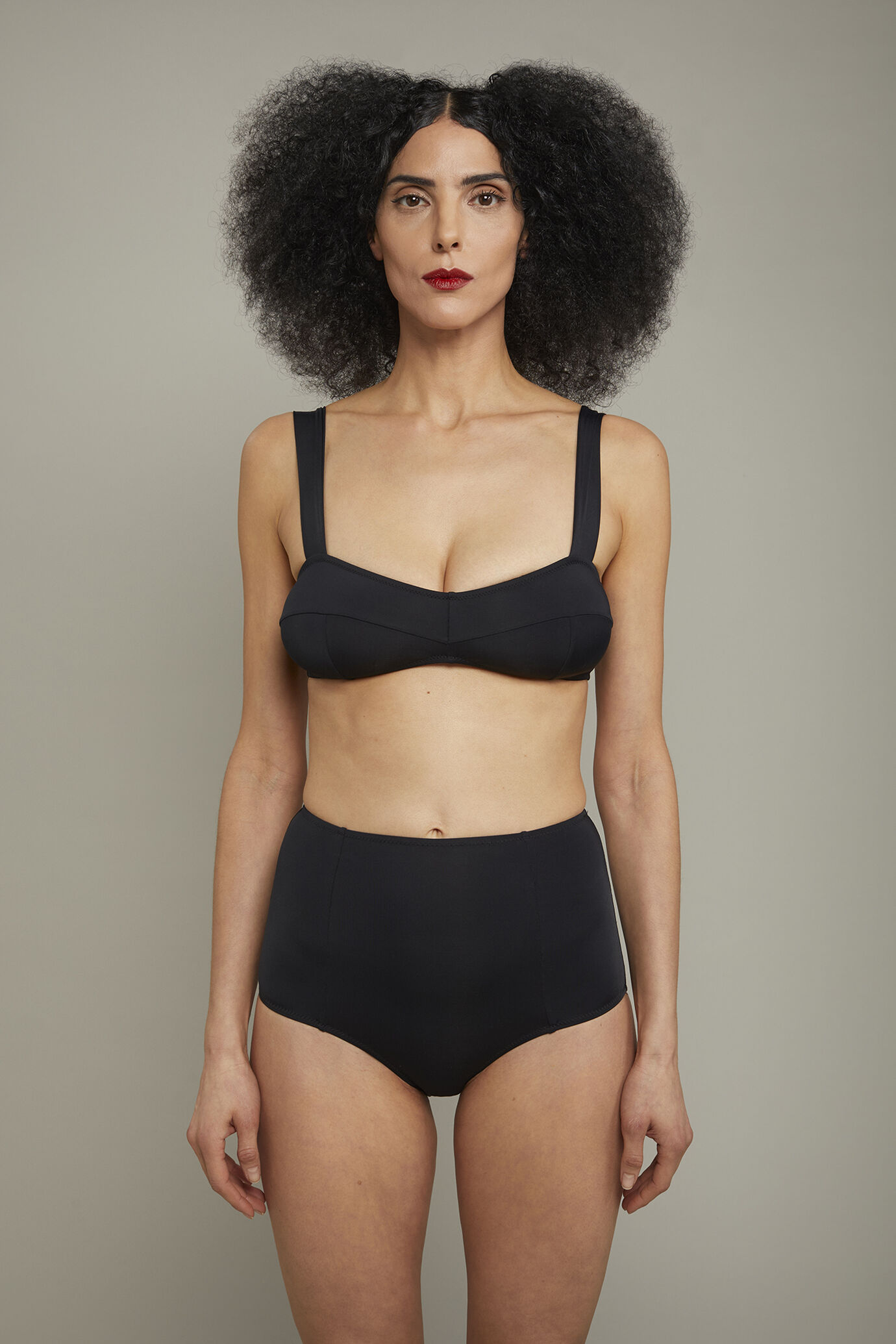 Women’s swimsuit in stretch fabric regular fit image number 3