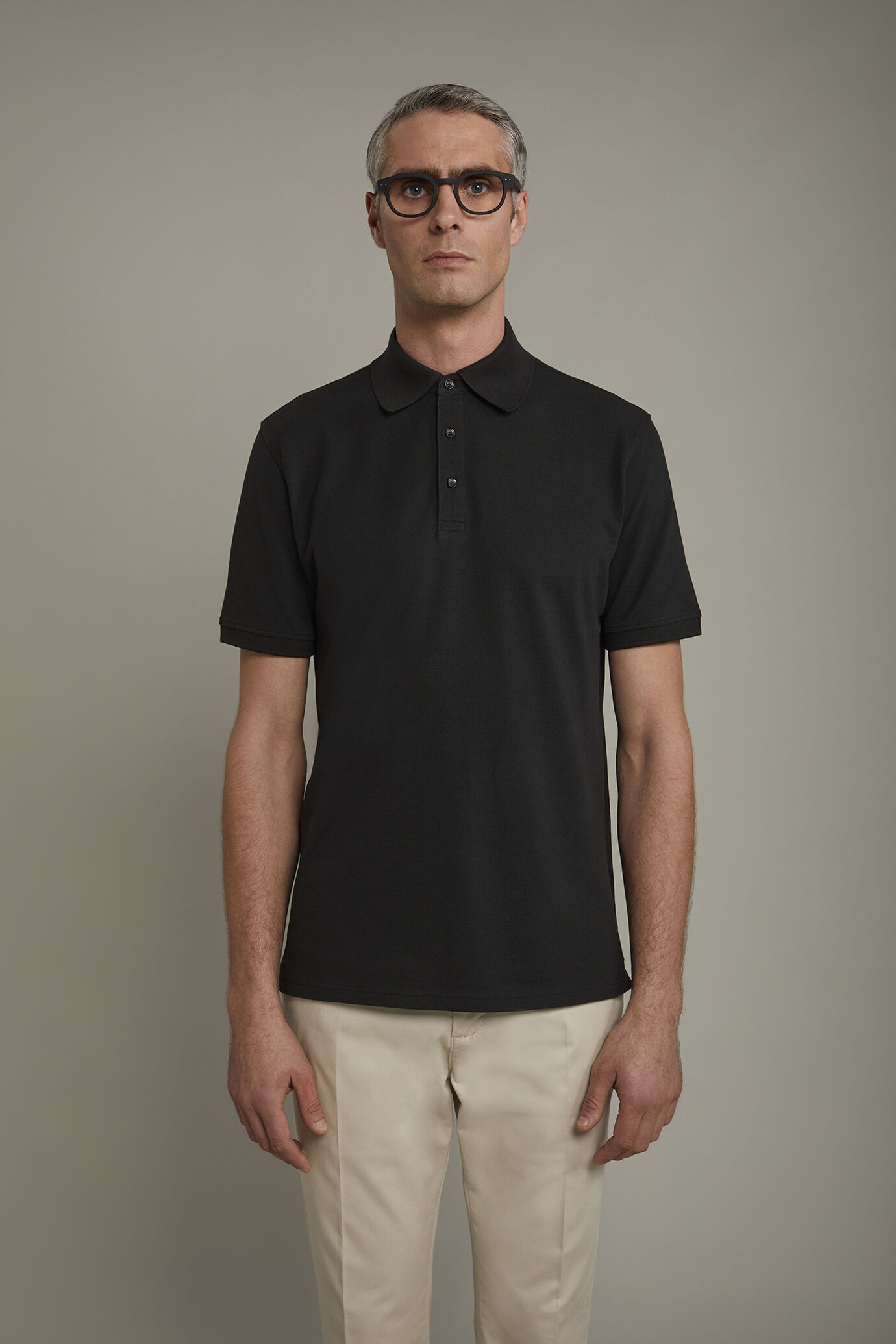 Kurzärmeliges Herren-Poloshirt aus 100 % Baumwolle in normaler Passform image number 2