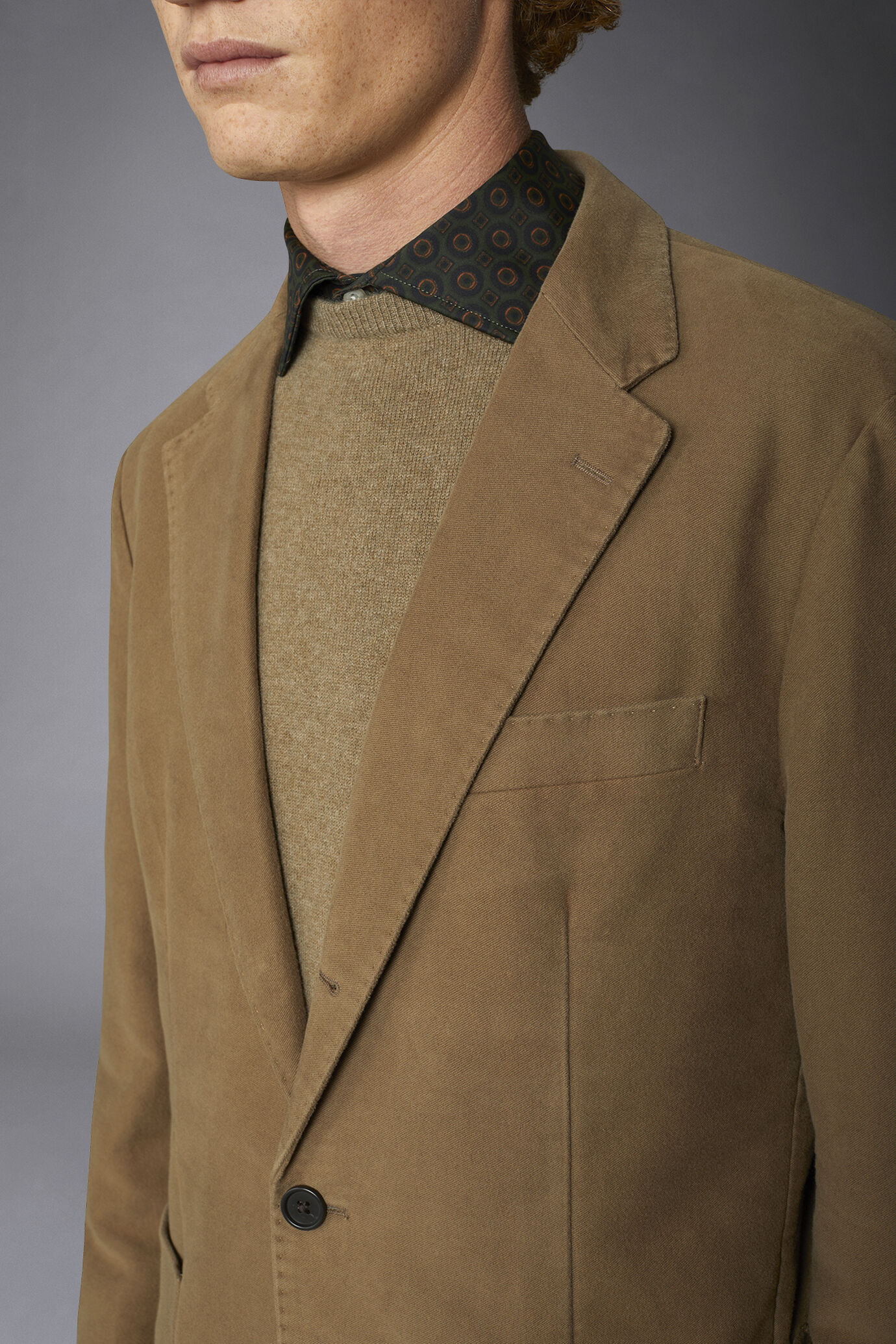 Men's single-breasted jacket in plain moleskin fabric regular fit image number 3