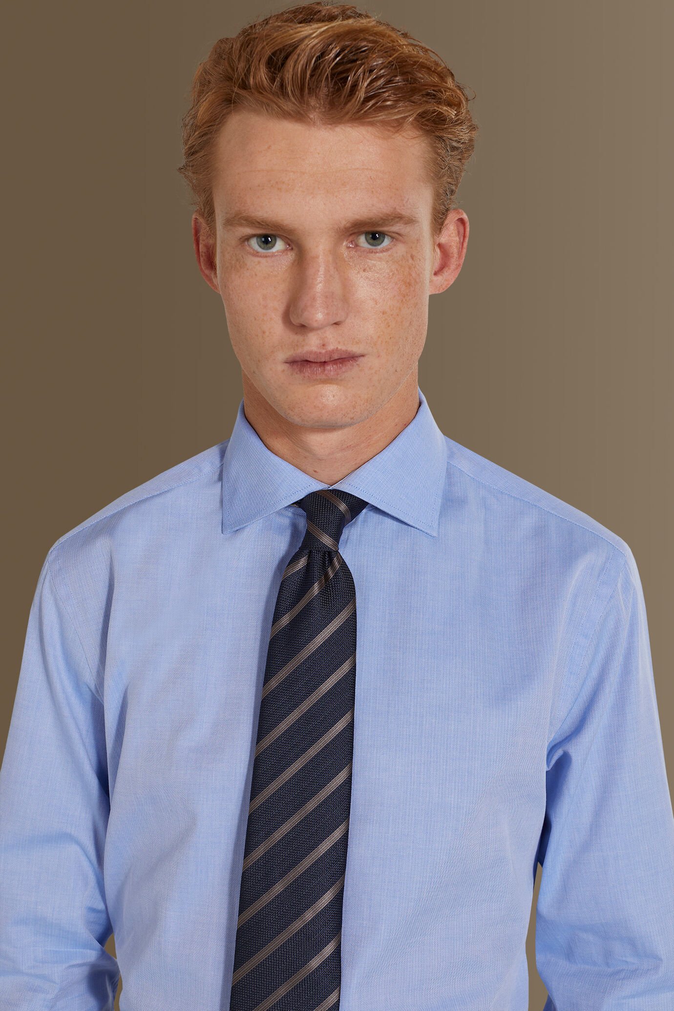Camicia classica uomo collo francese tessuto spinato image number 1