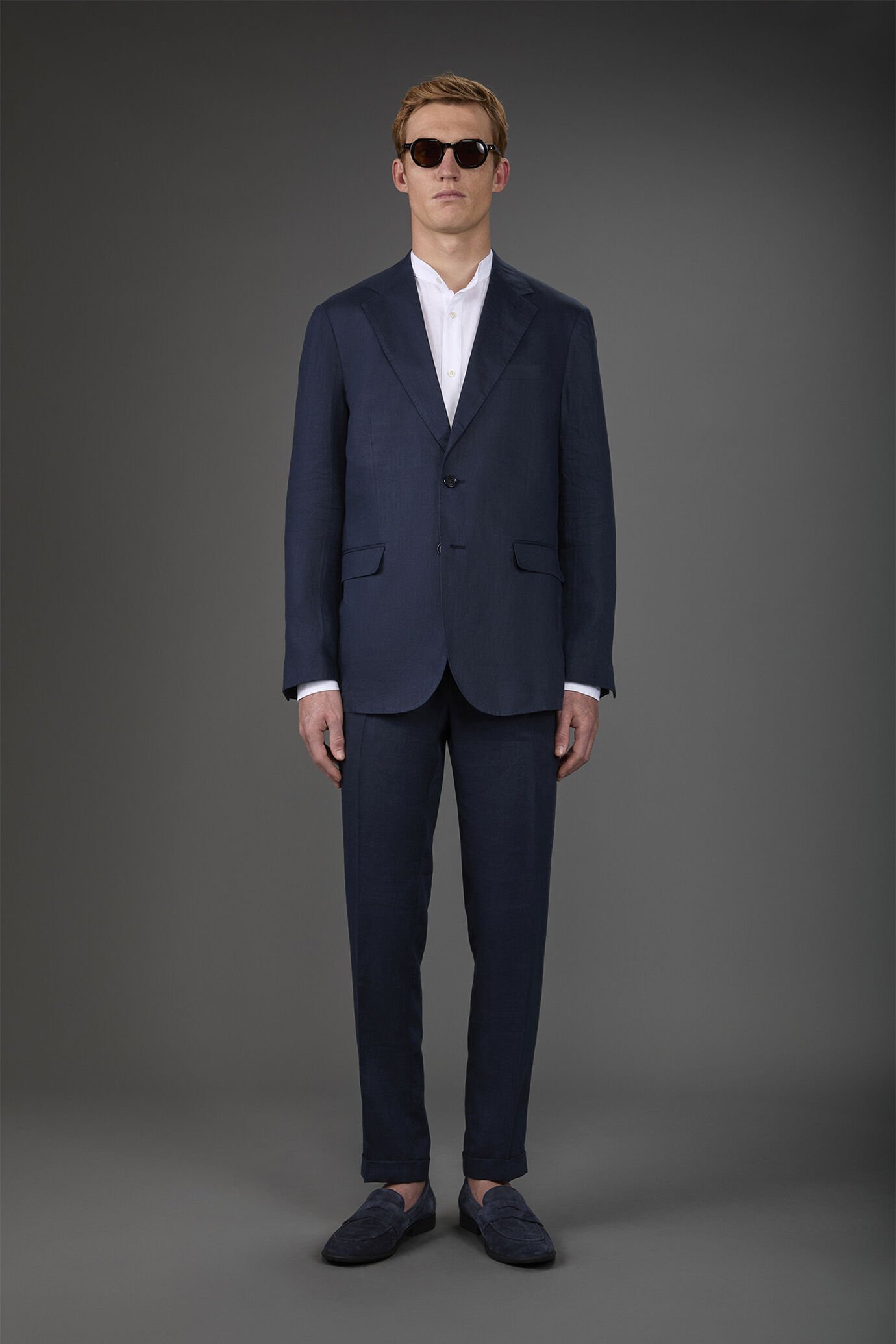 Abito uomo monopetto con pantalone senza pinces, in 100% lino con effetto lavato
