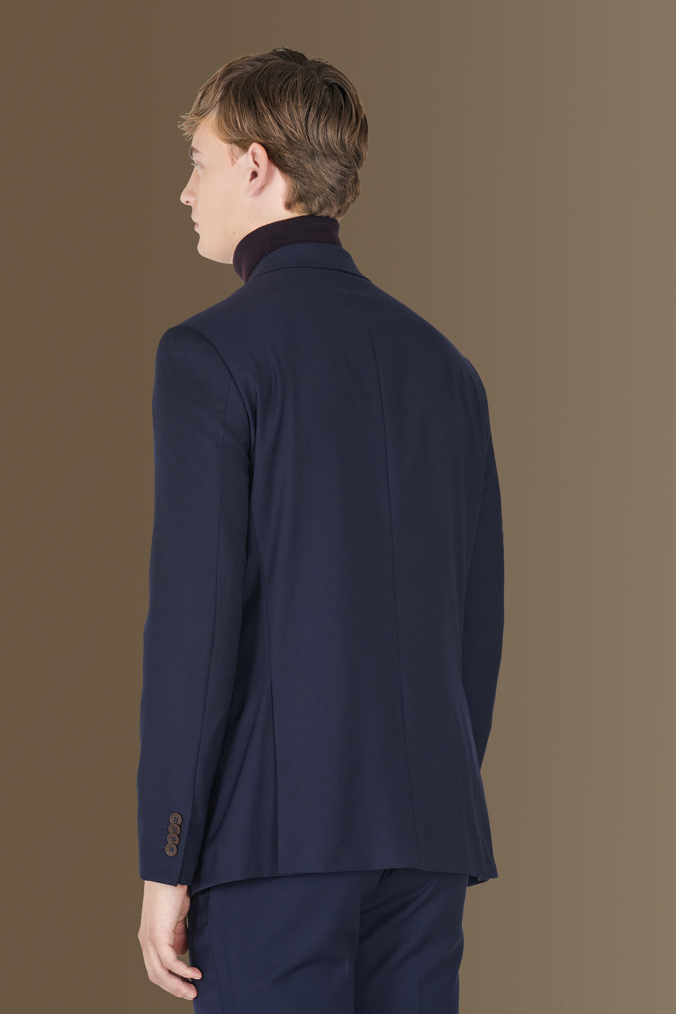 Single-breasted solid color travel suit image number 3