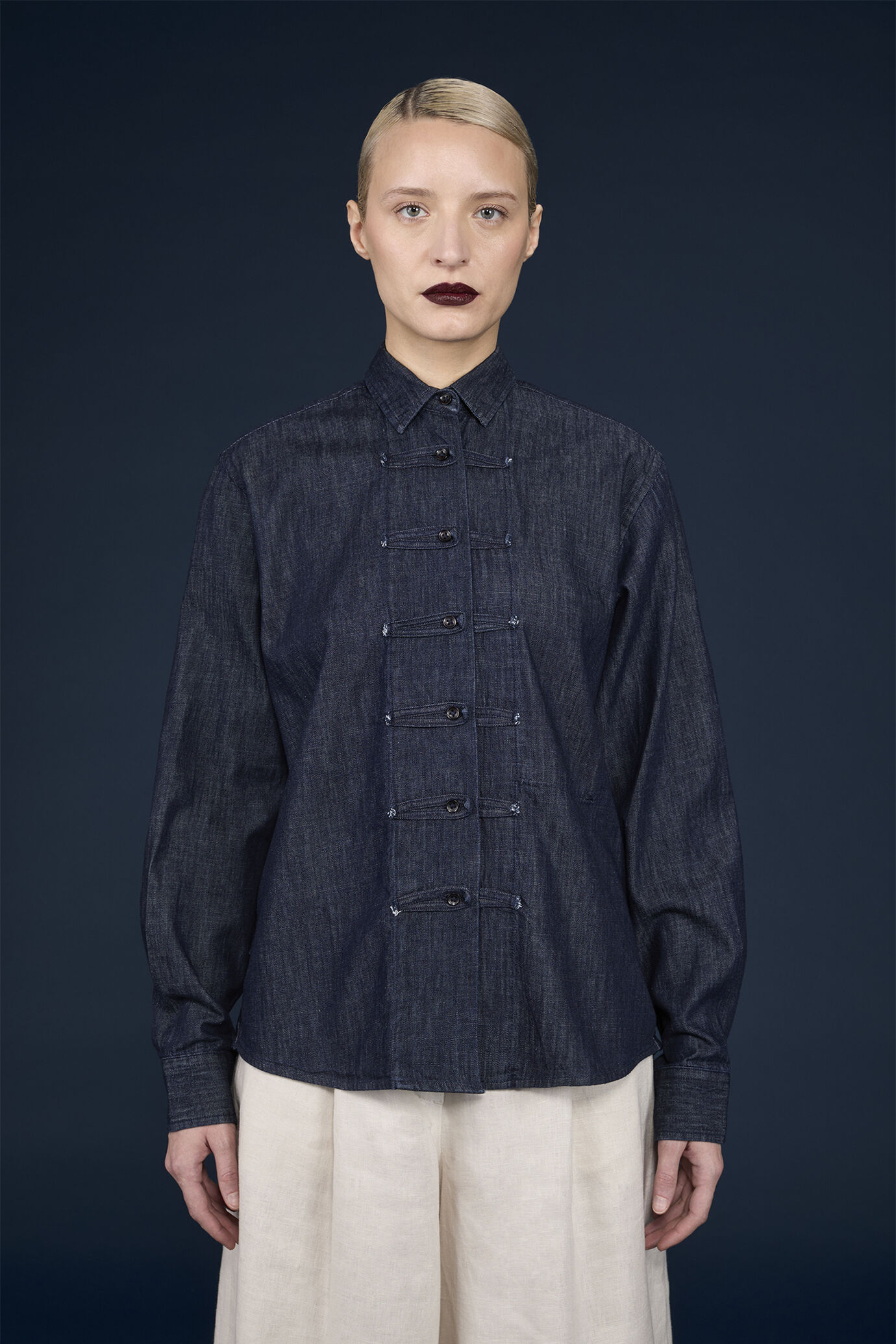 Freizeithemd f&uuml;r Damen aus 100 % Baumwoll-Denim in normaler Passform image number 0