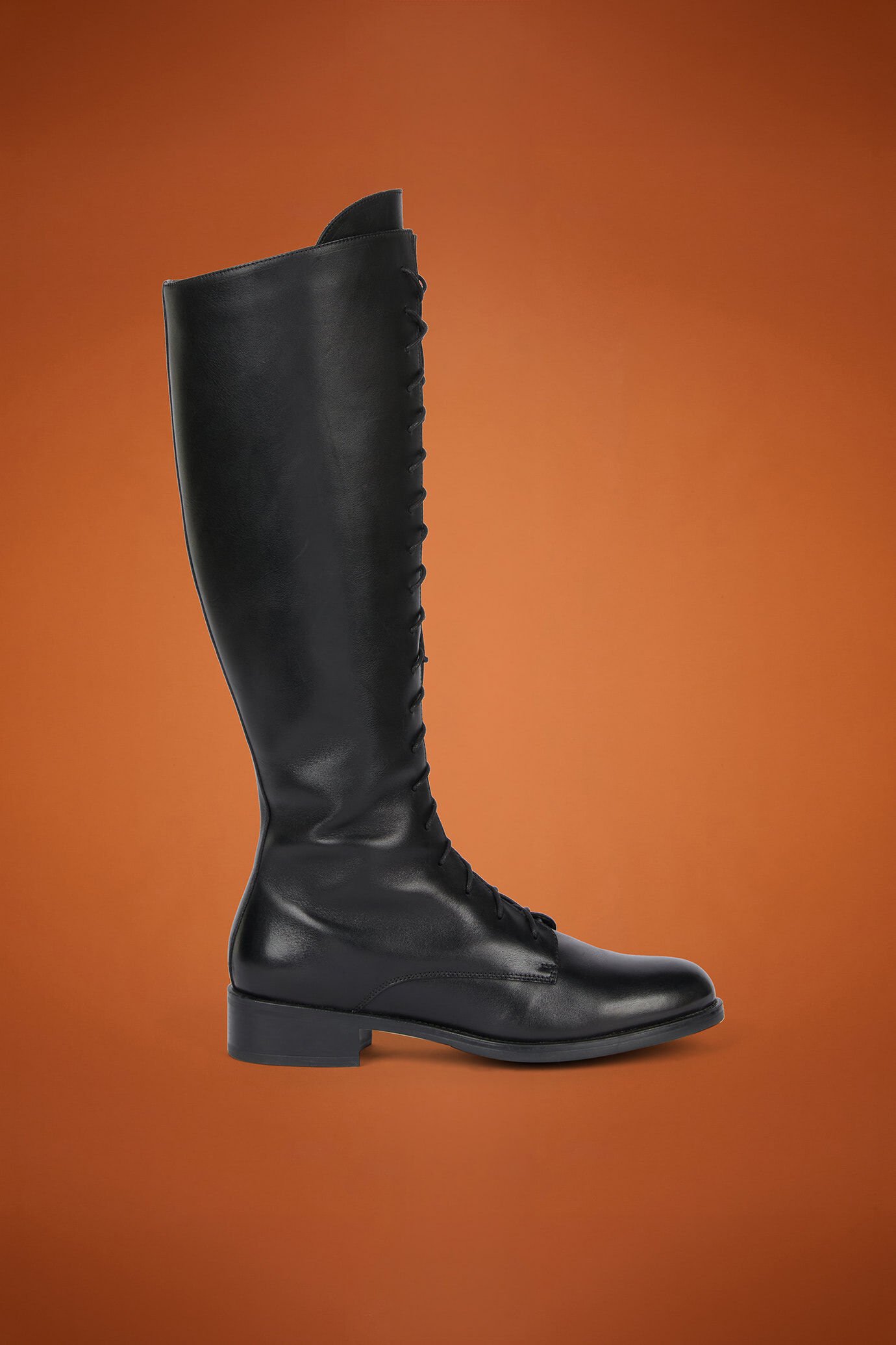 Hohe Damenstiefel aus 100 % Echtleder mit seitlichem Reißverschluss und Schnürsenkeln vorne sowie Gummisohle image number 0