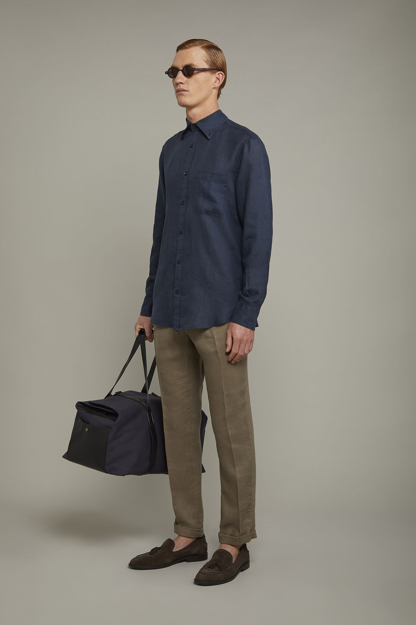 Herrenhemd mit Button-Down-Kragen aus 100 % Leinen in bequemer Passform image number 1
