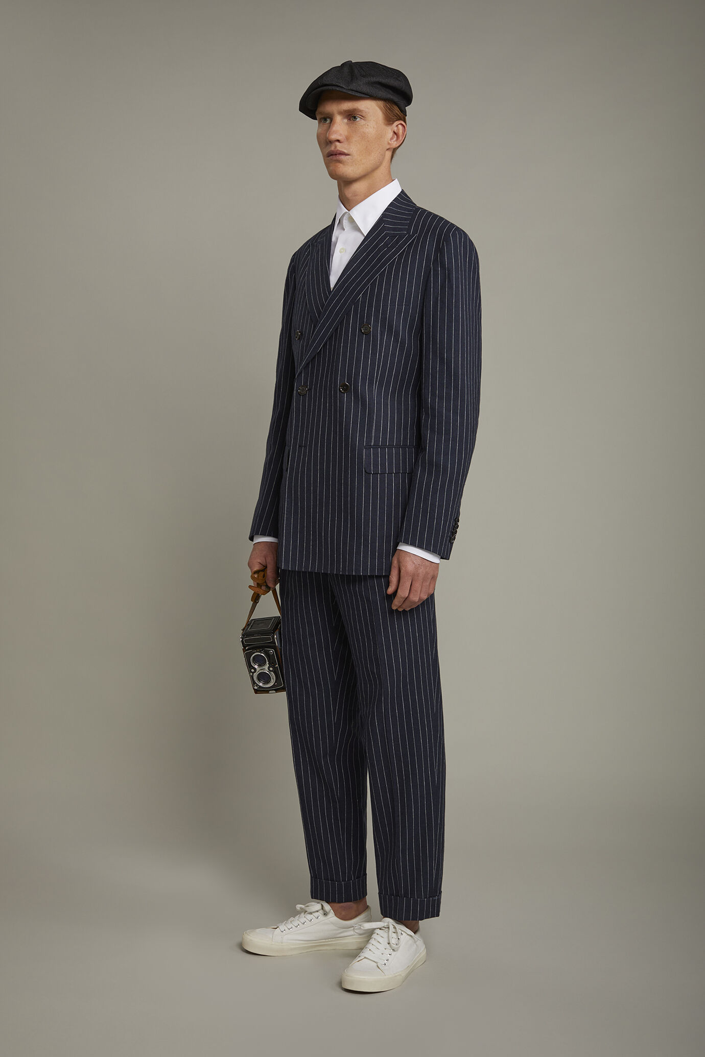 Men's unlined double-breasted blazer with spread collar and flap pockets linen and cotton fabric with regular fit pinstripe design image number 1