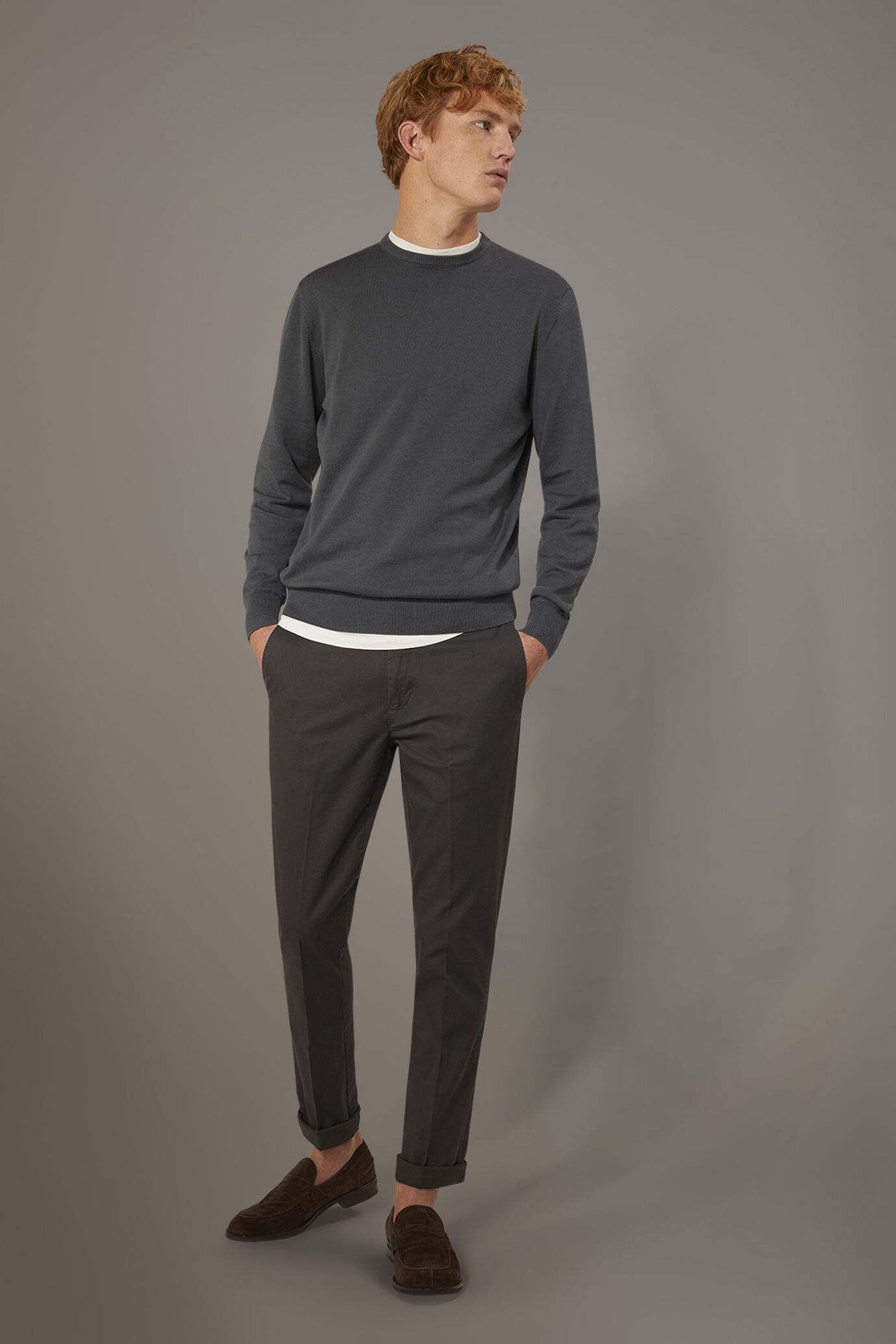 Pantalone chino classico uomo image number 1