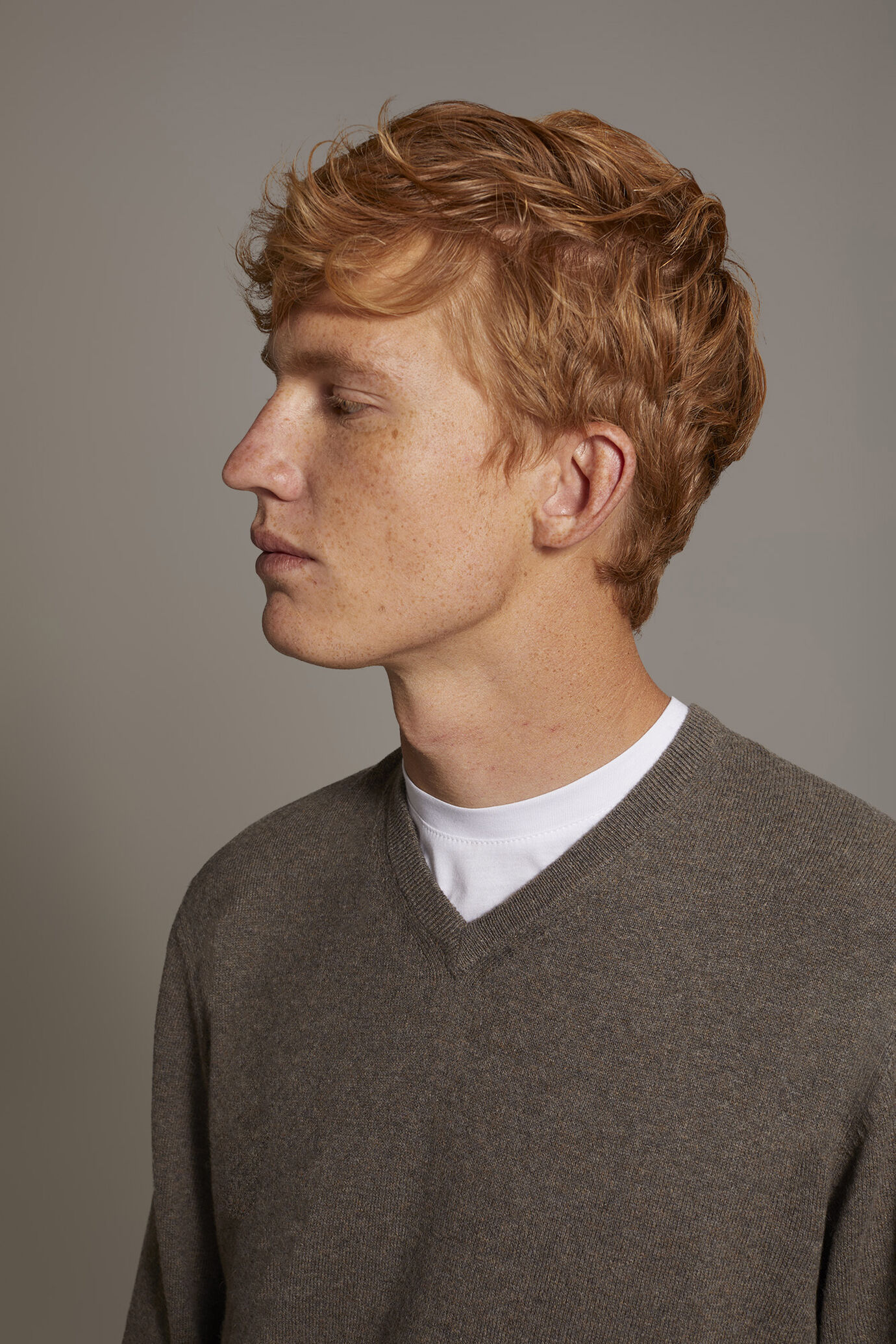 Maglia scollo a V misto lana image number 2