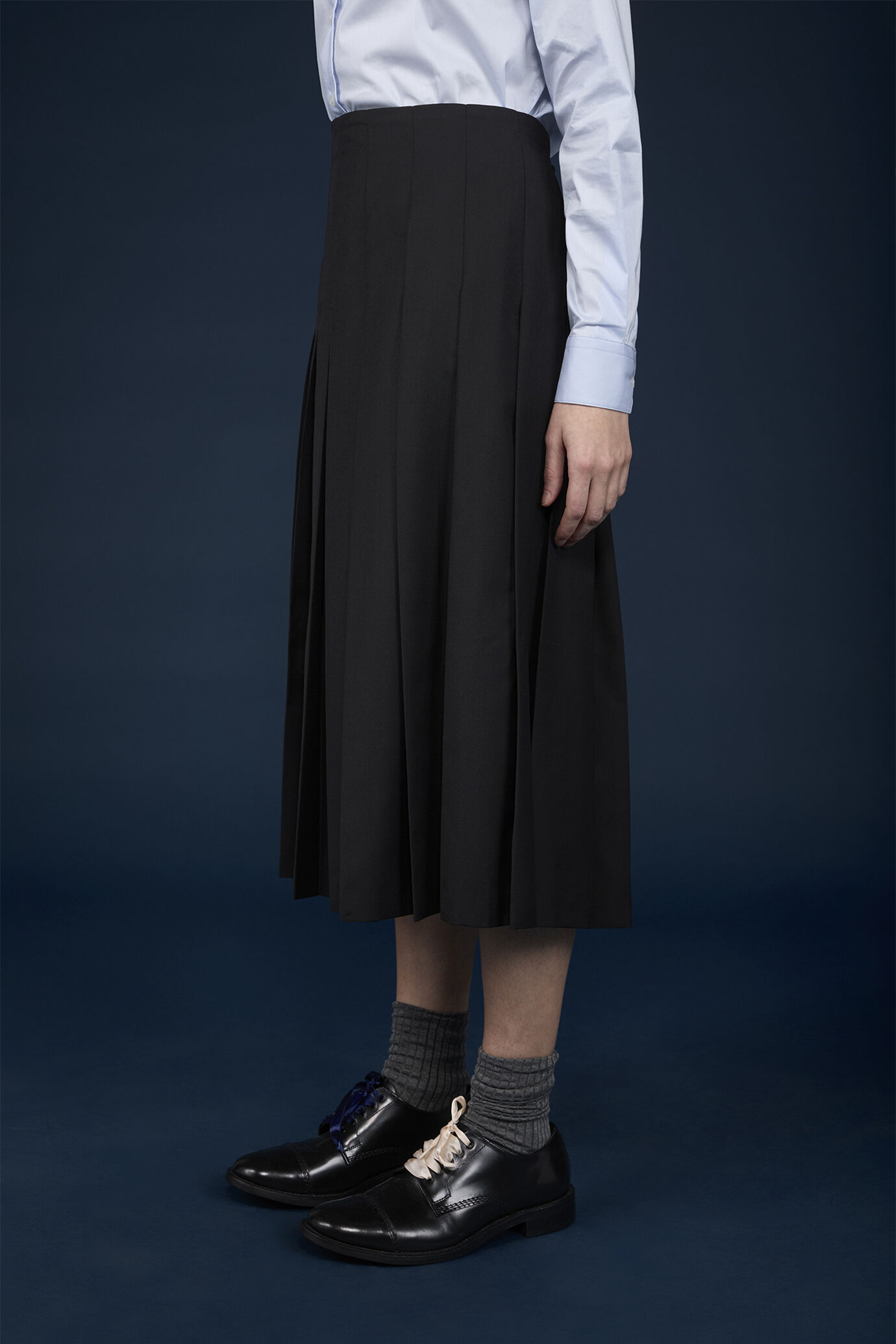 Gonna donna longuette a pieghe con zip tinta unita regular fit image number 2