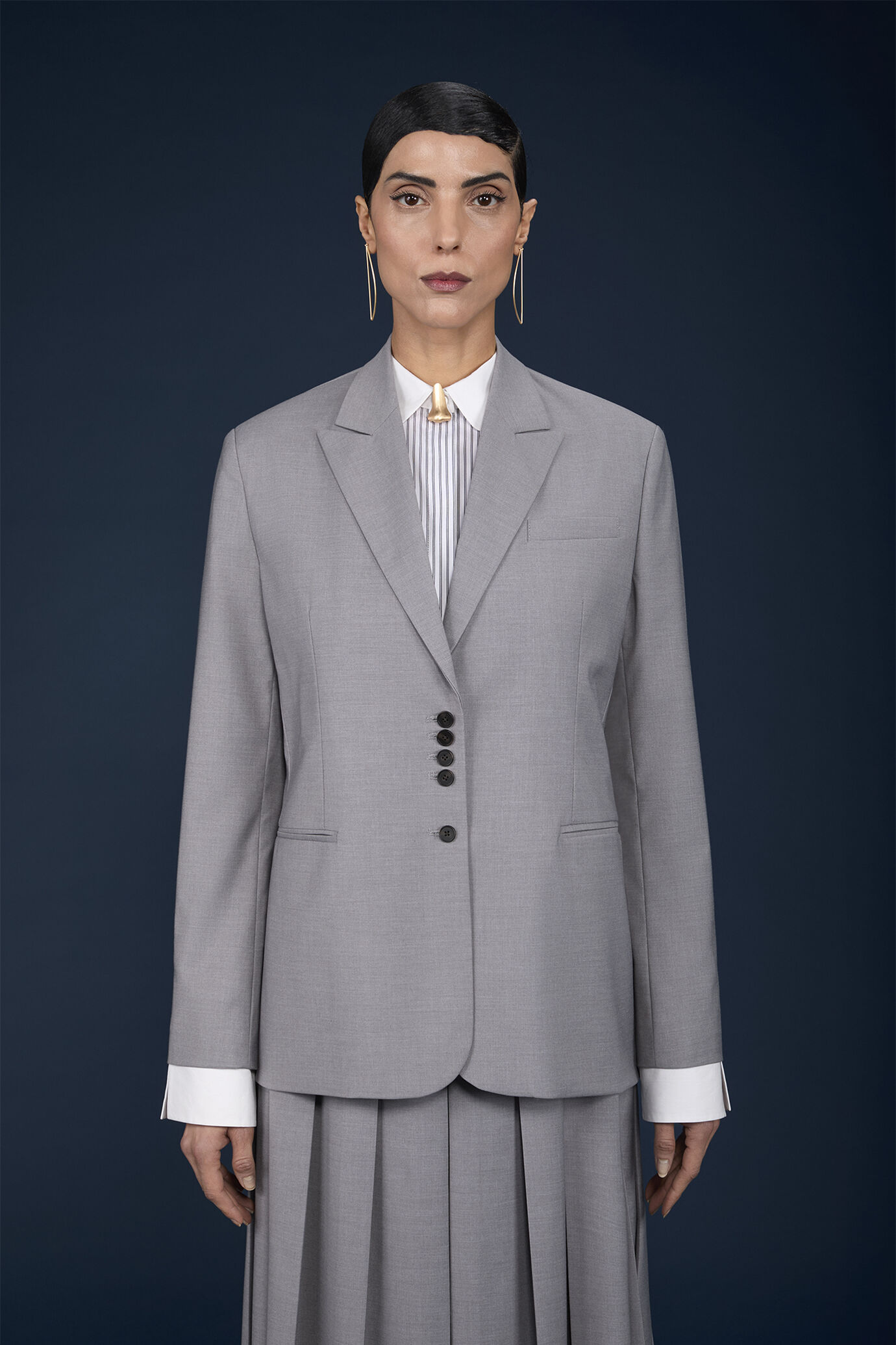 Women's formal single-breasted jacket with peak lapel image number 1