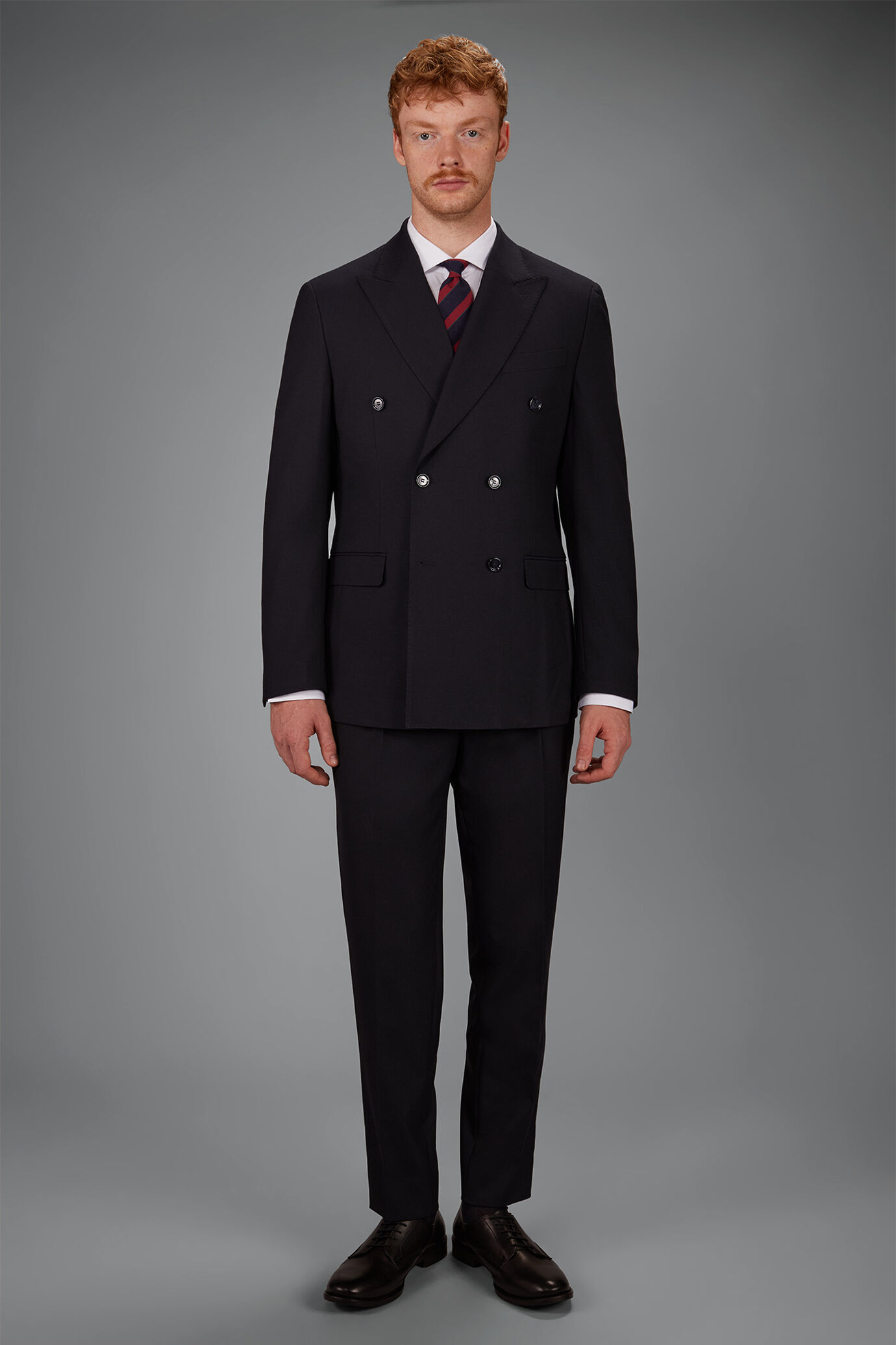 Costume homme &agrave; double boutonnage en tissu Uni &agrave; armure dobby coupe classique image number 1
