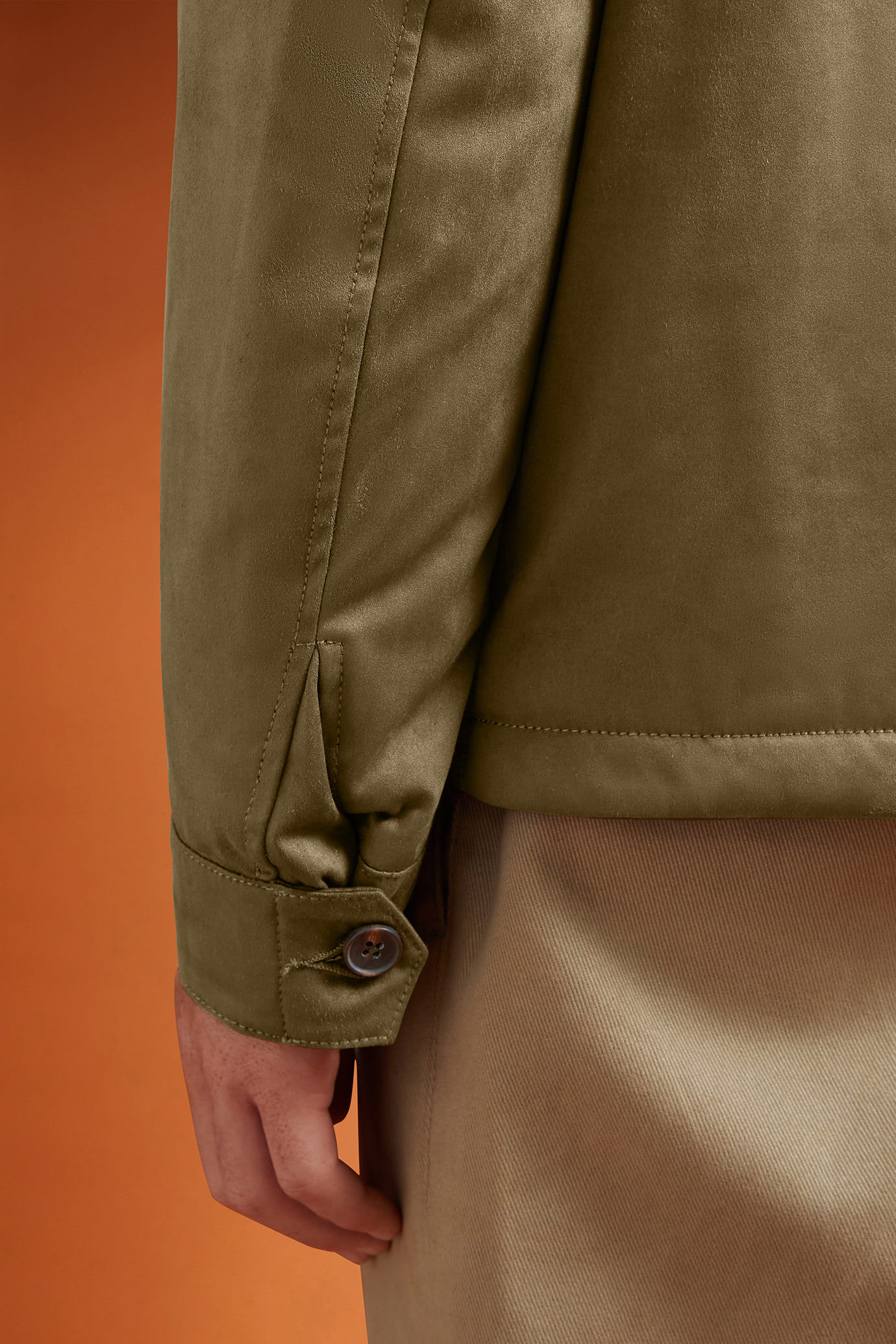 Veste en simili daim légèrement matelassée, coupe classique image number 3