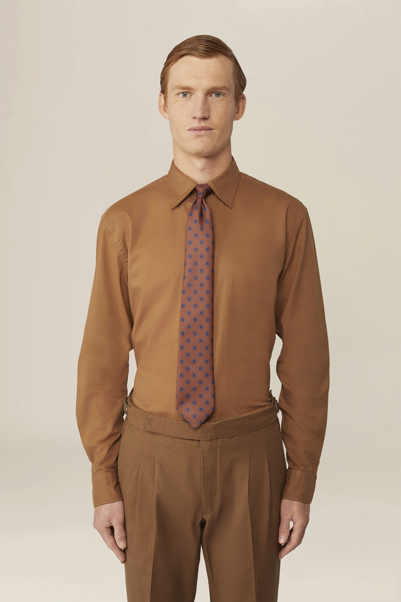 Men's 100% cotton plain shirt with hidden button-down collar image number 0
