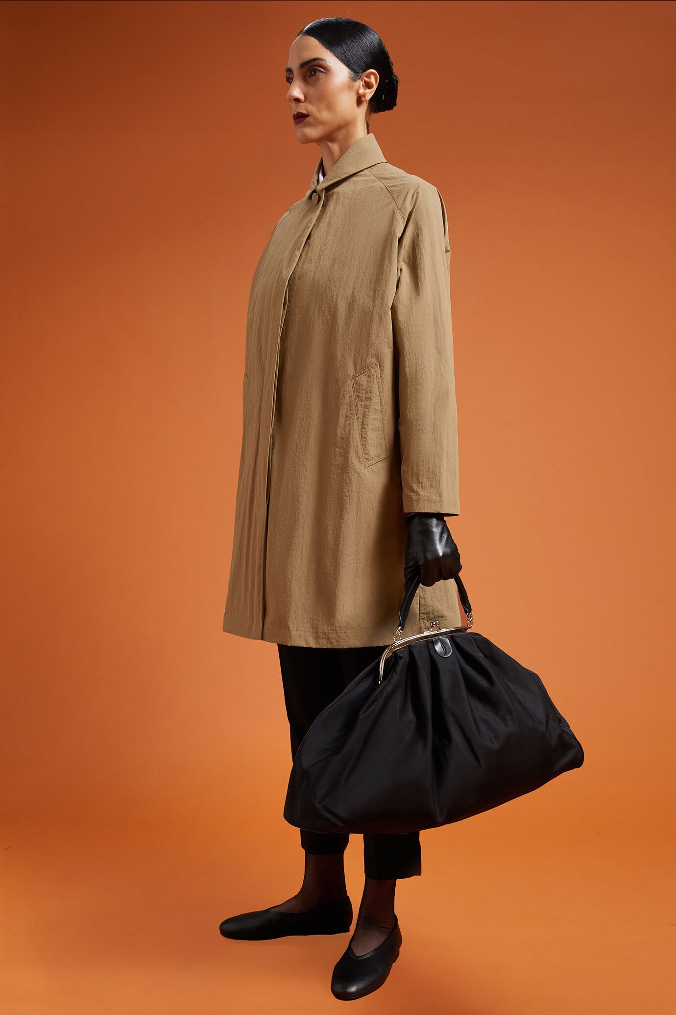 Reisetasche für Frauen aus technischem Gewebe mit Details aus Kunstleder image number 4