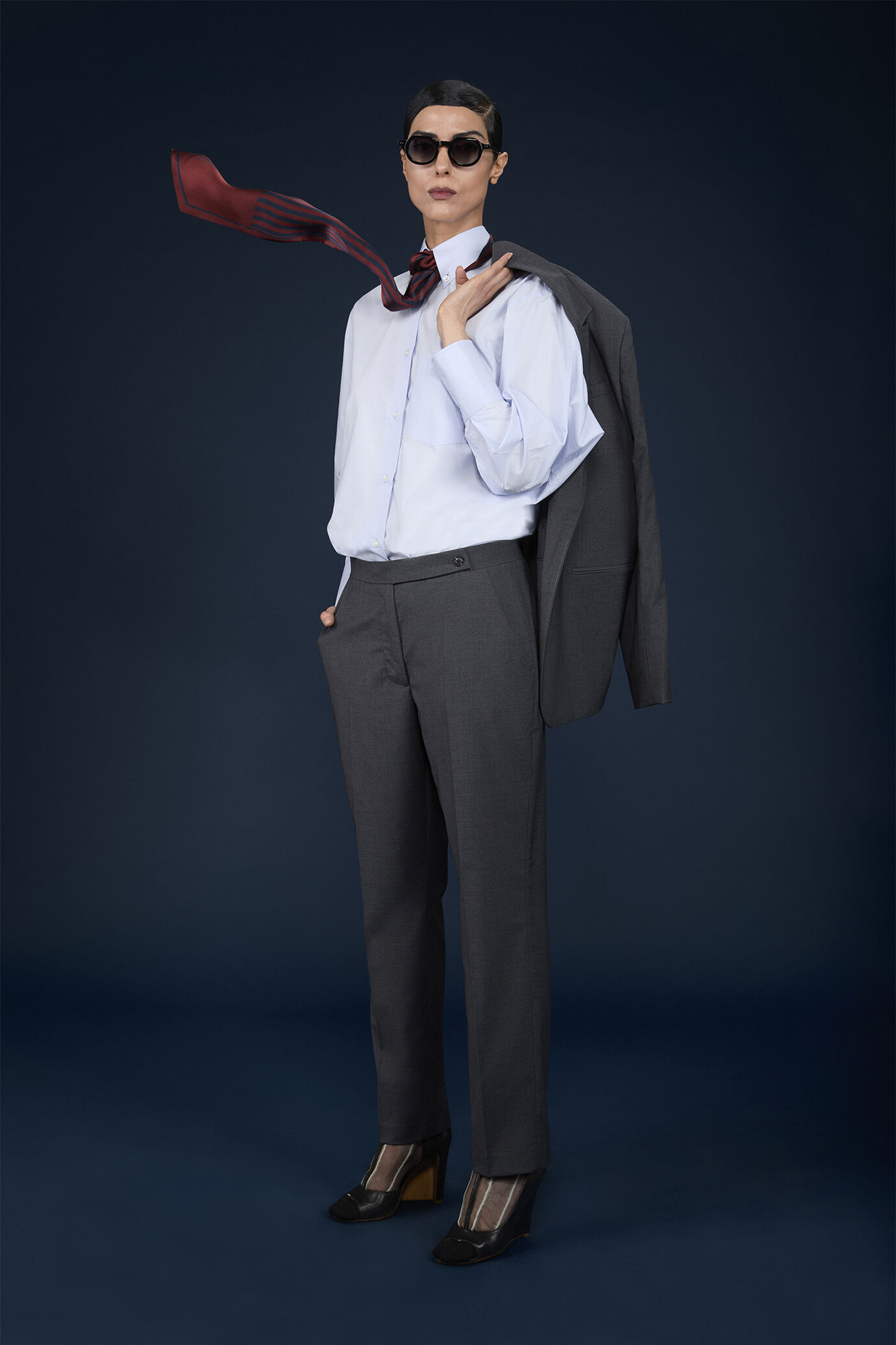 Pantalone donna chino con flap sul cinturino in vita image number 0