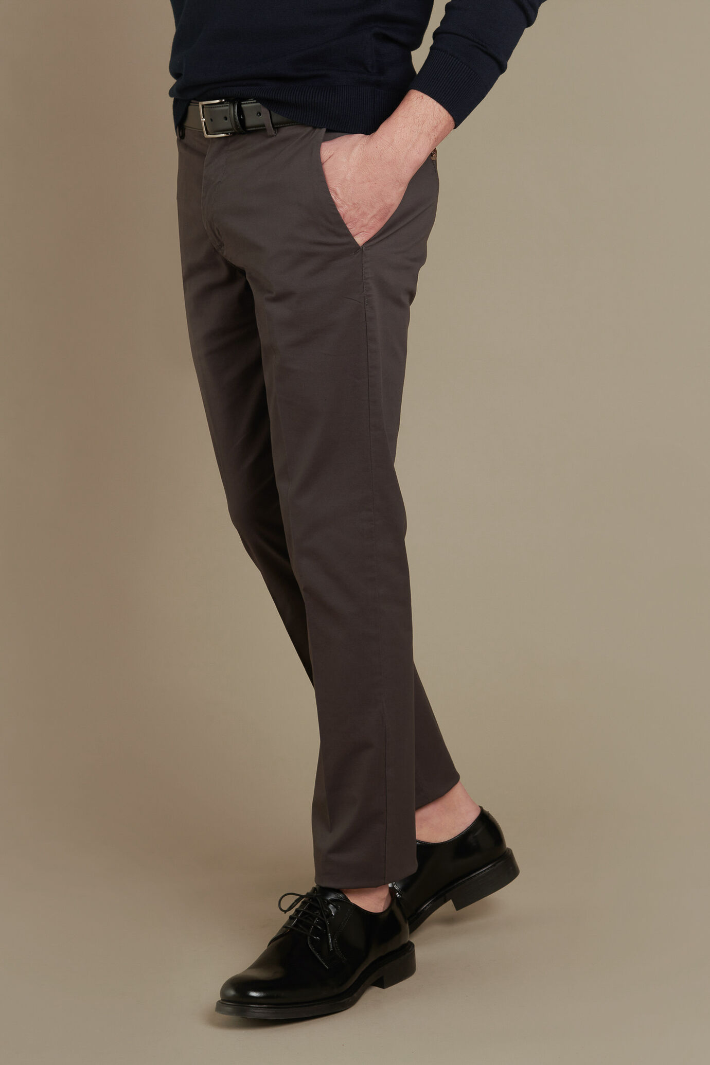 Classic chino trousers twill construction image number 1