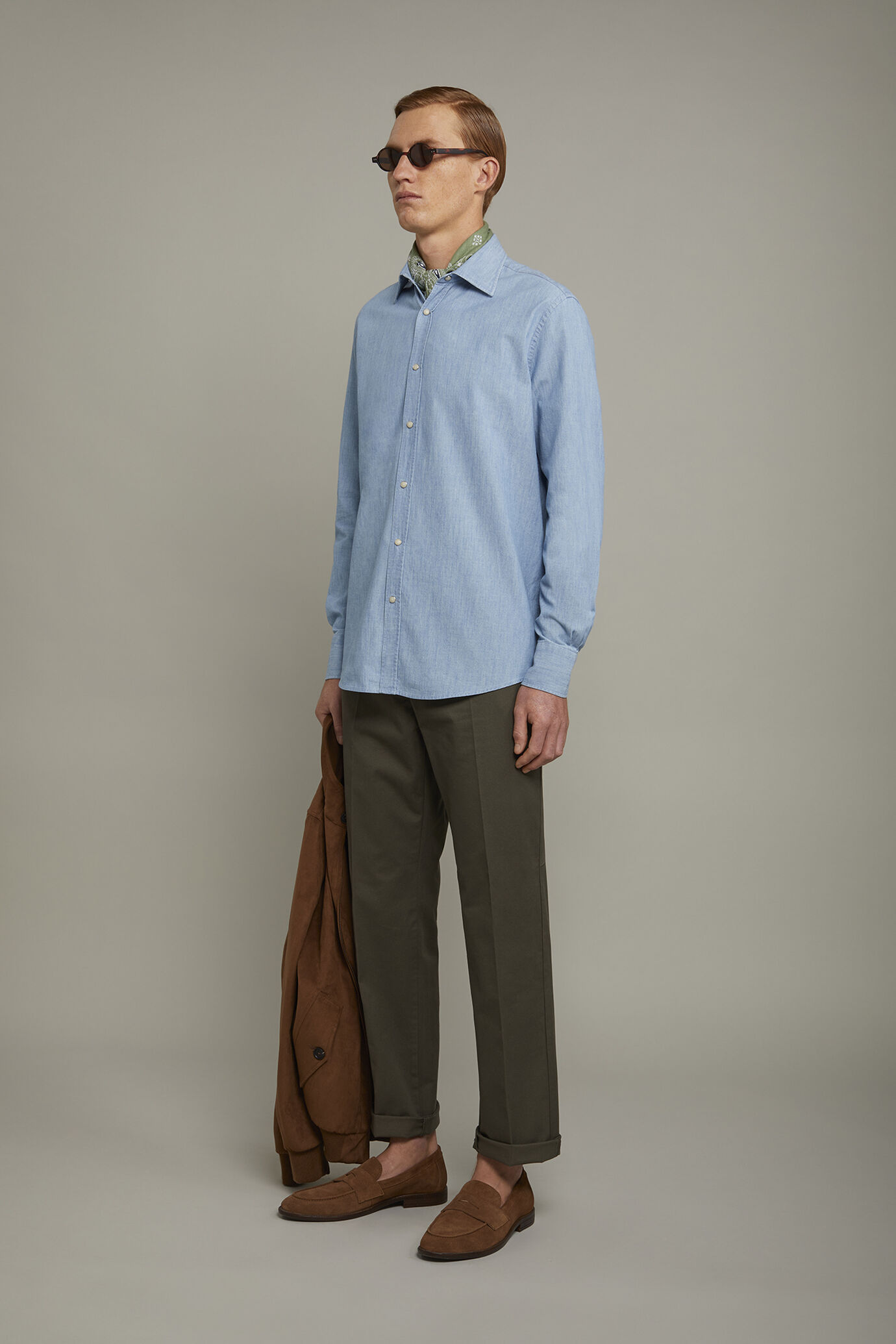 Camicia casual uomo collo classico 100% cotone tessuto chambray denim chiaro comfort fit image number 1