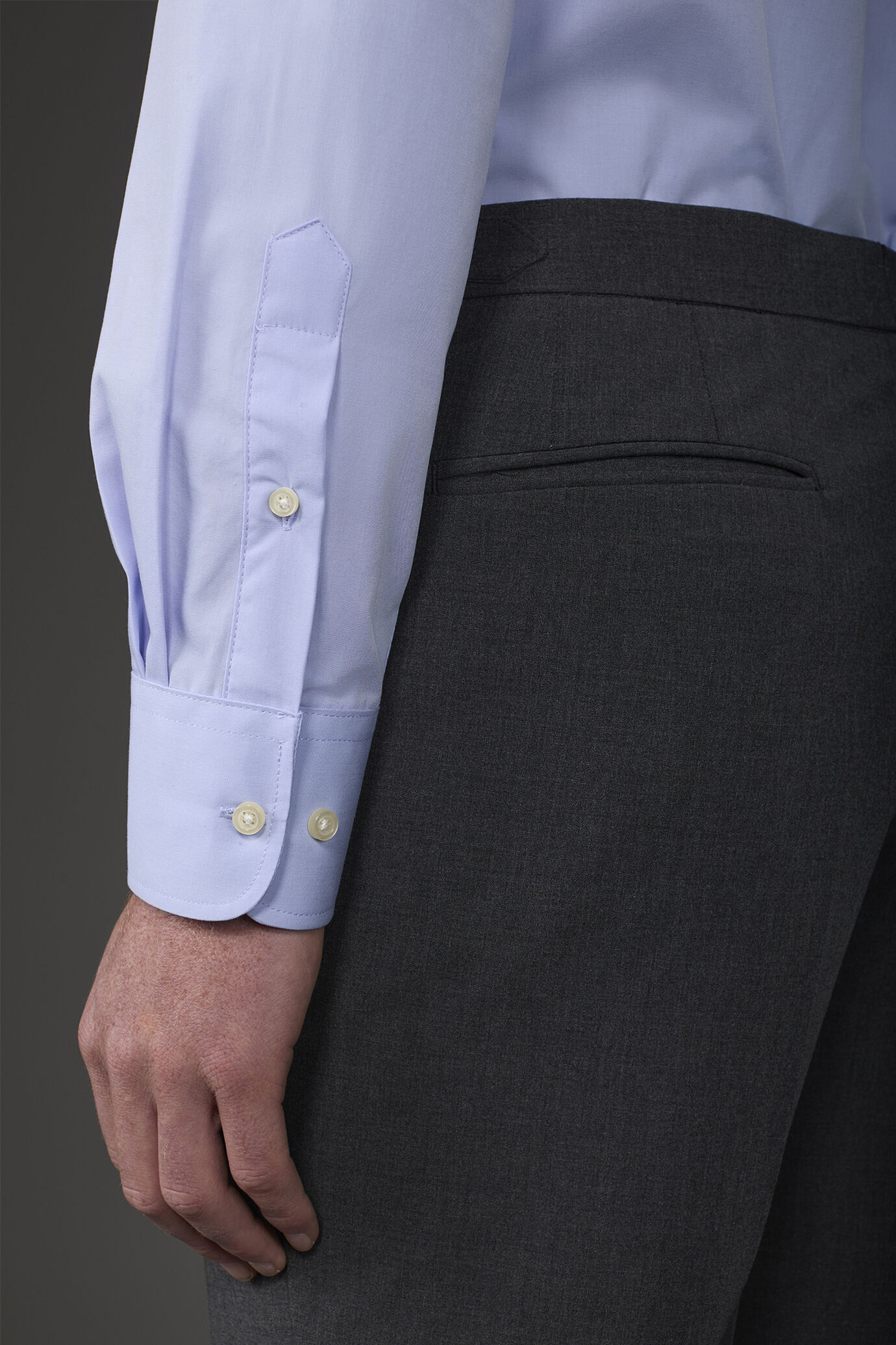 Camicia classica collo francese uomo tinta unita image number 3