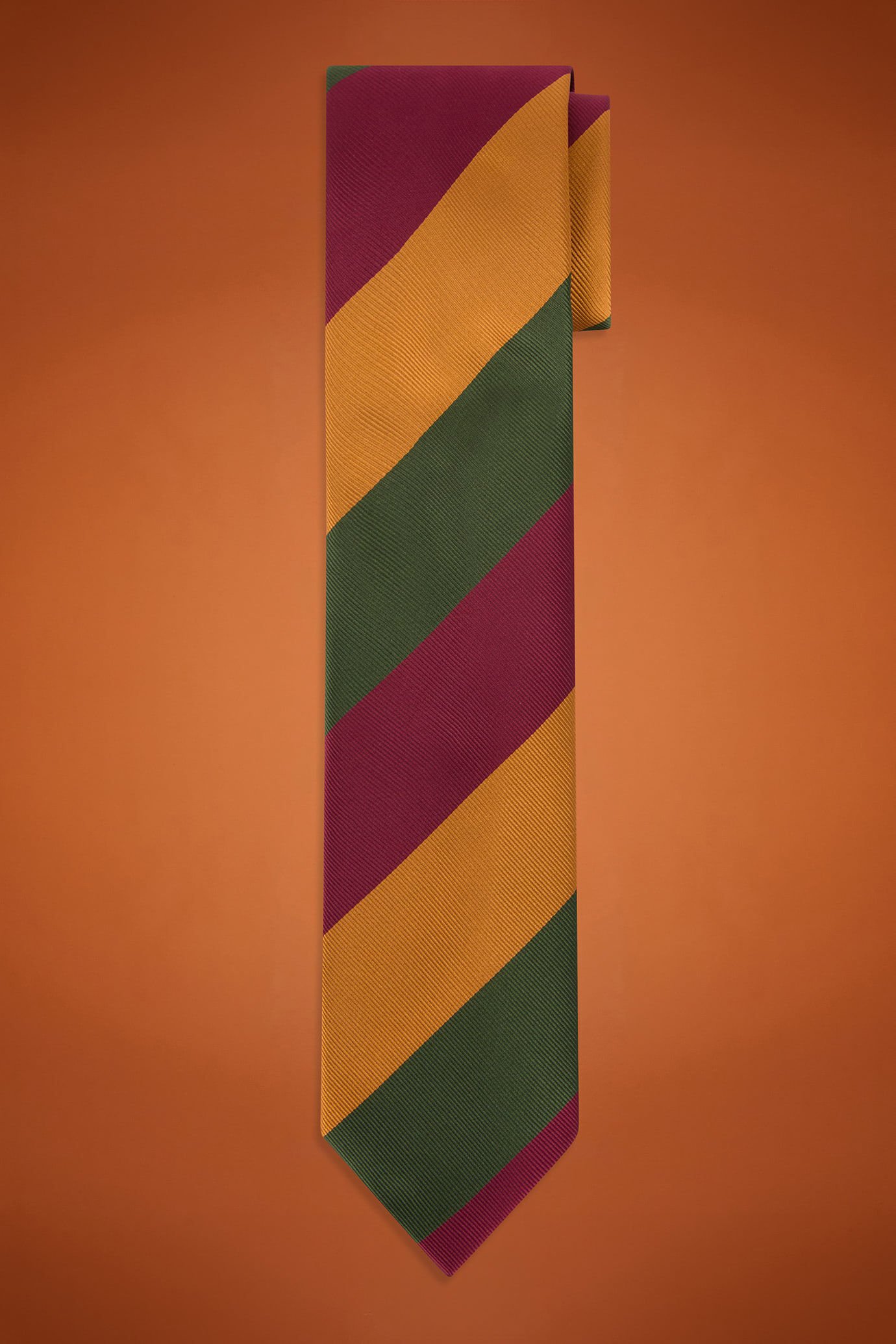 Herrenkrawatte mit Regimentstreifen