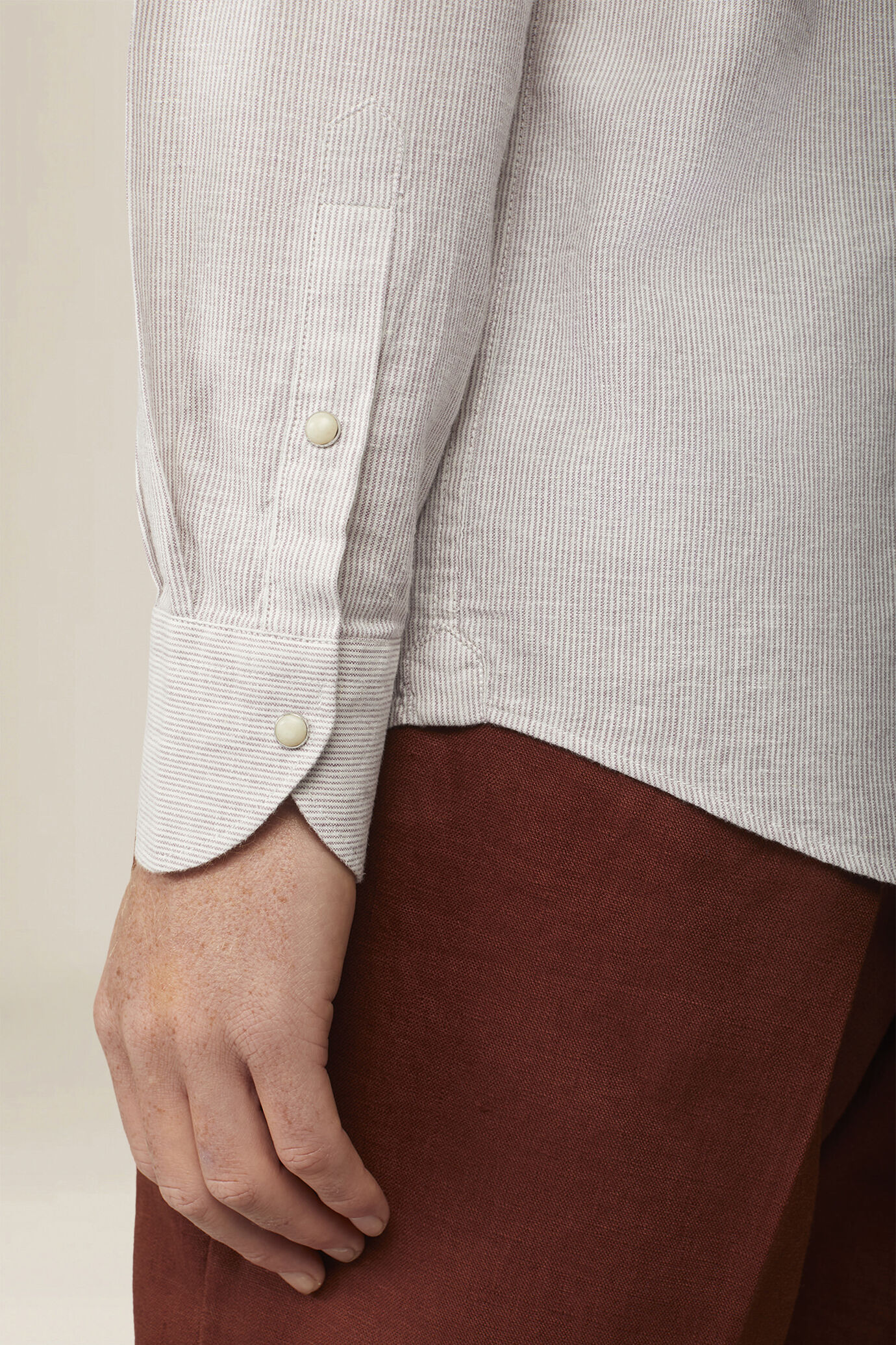 Camicia uomo misto lino cotone righe sottili image number 3