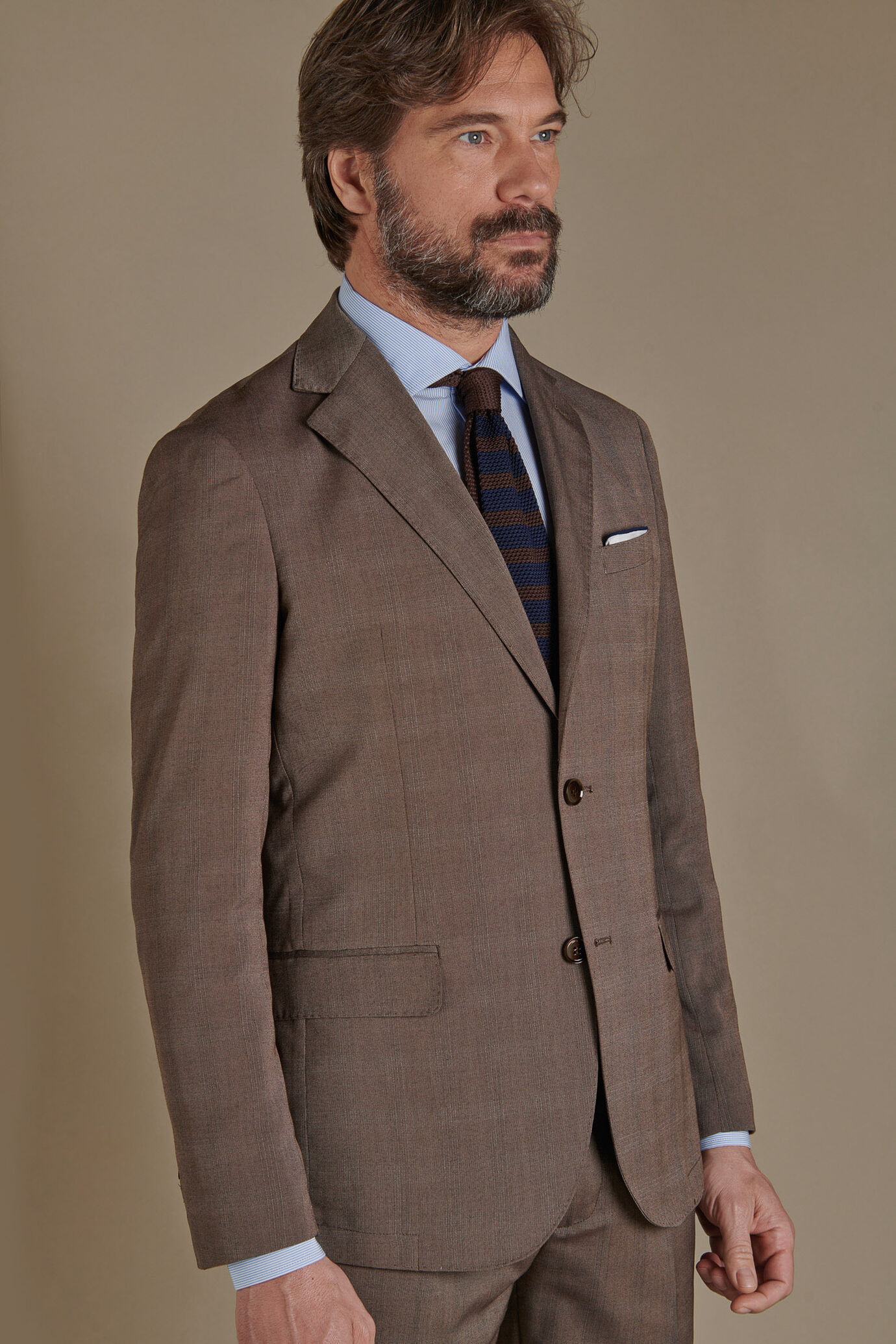 Single breasted suit with trousers with turn up image number 1