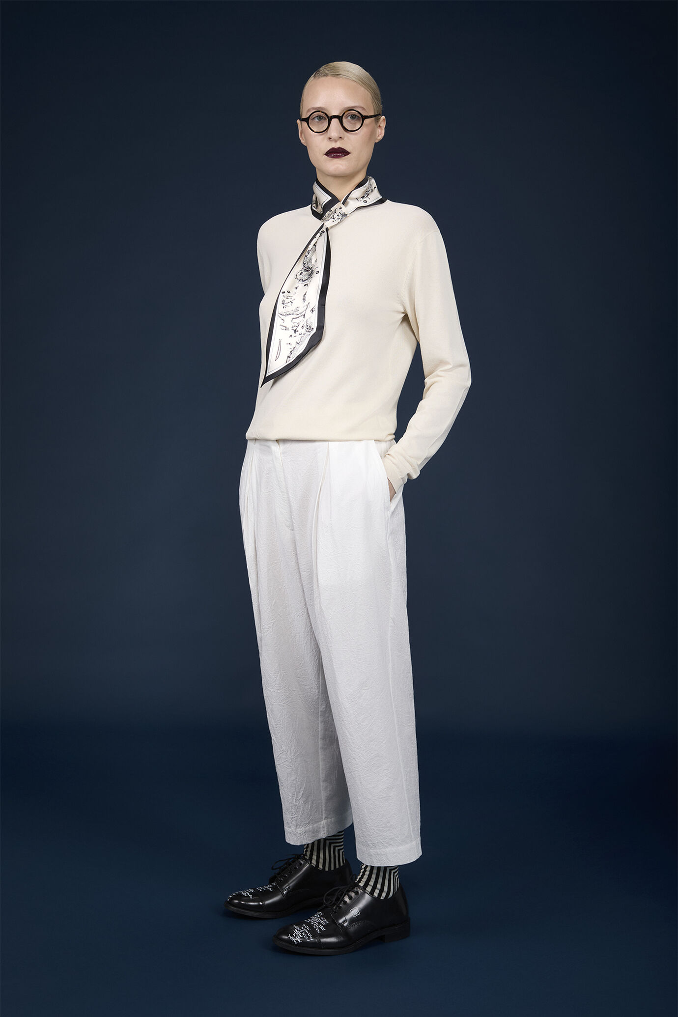 Pantalone donna ampio con due pinces 100% cotone image number 0