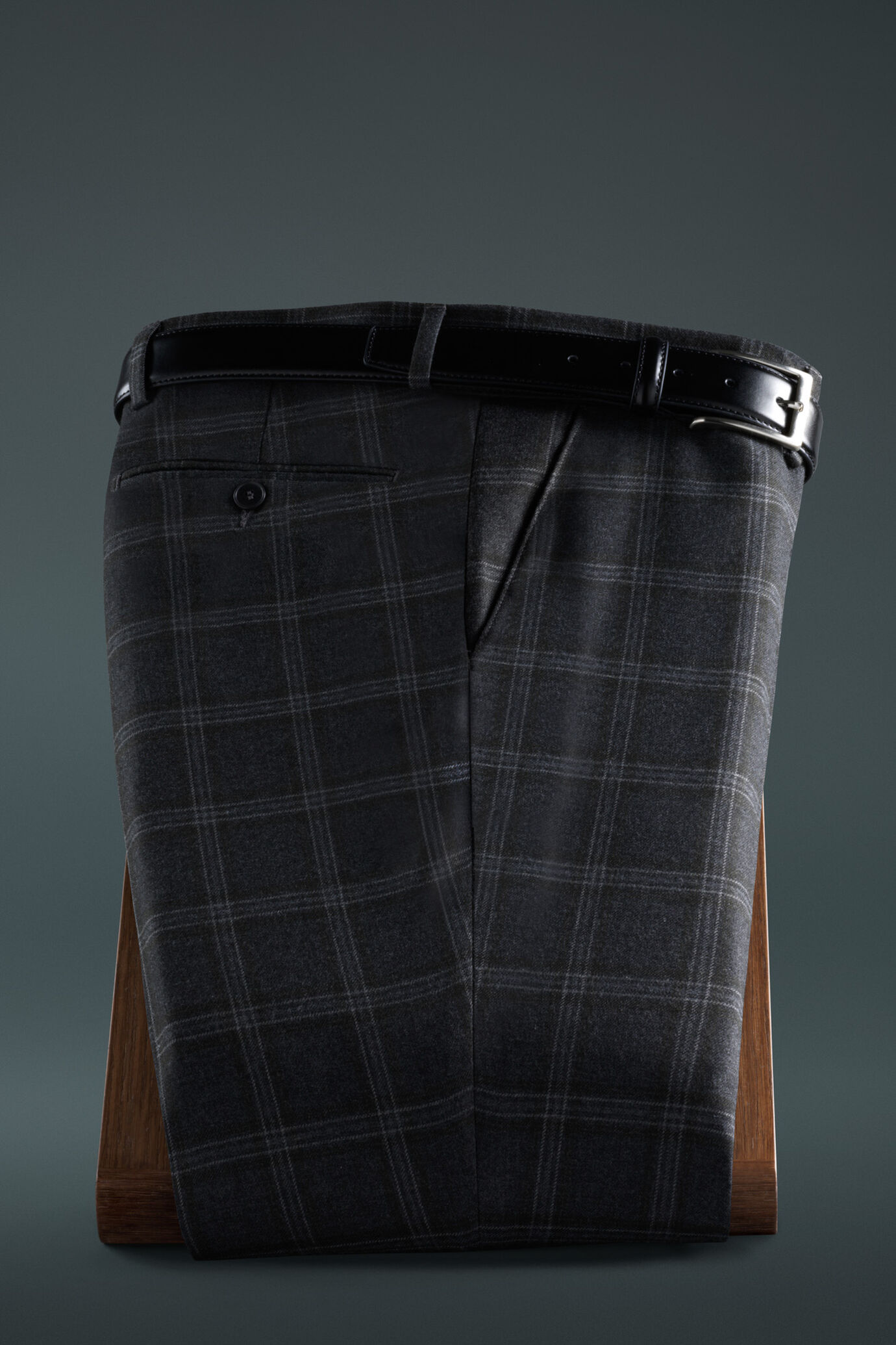 Classic trousers with check pattern image number 2