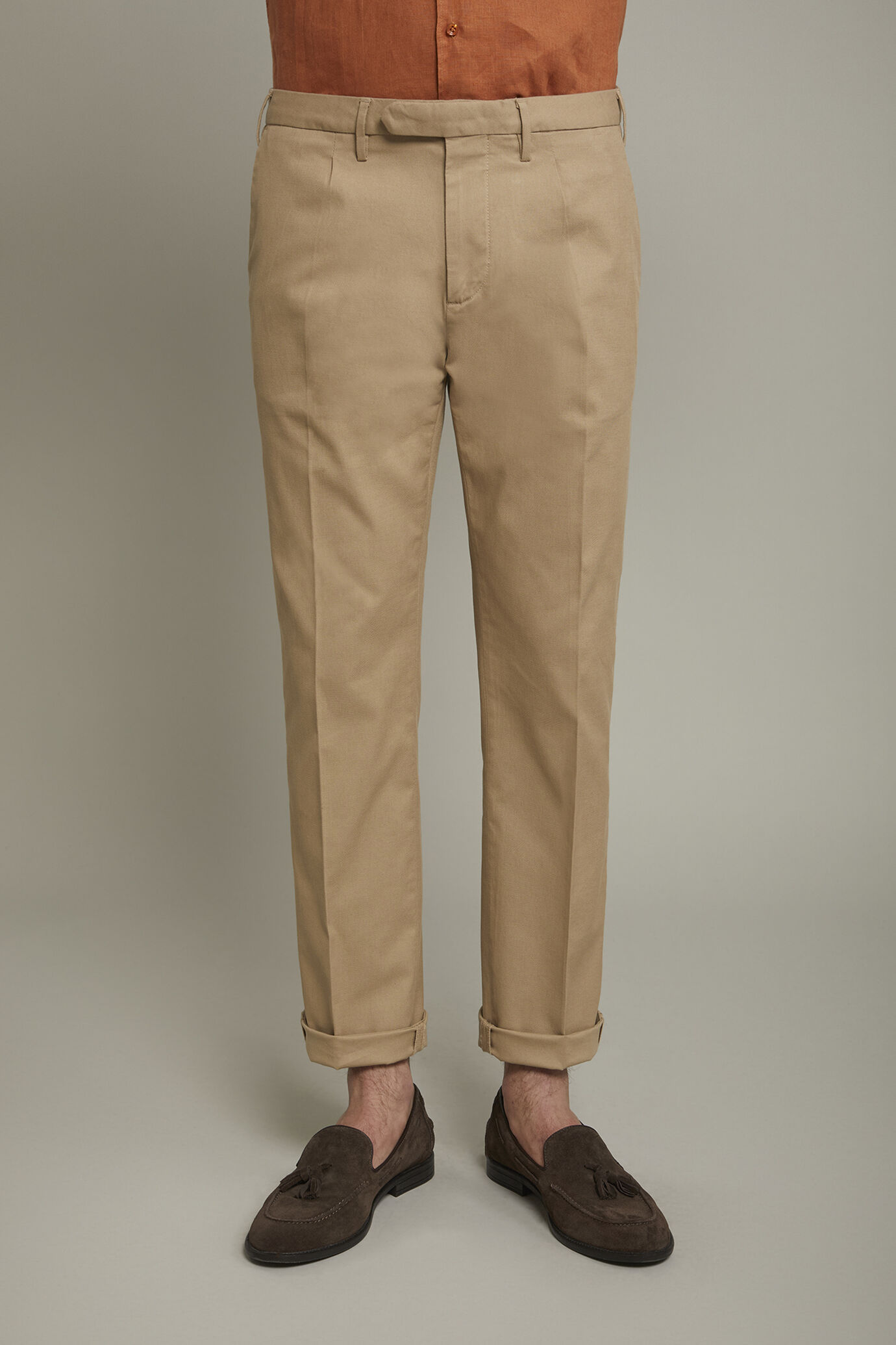 Pantalon homme classique à pinces en tissu armuré coupe confort image number 3