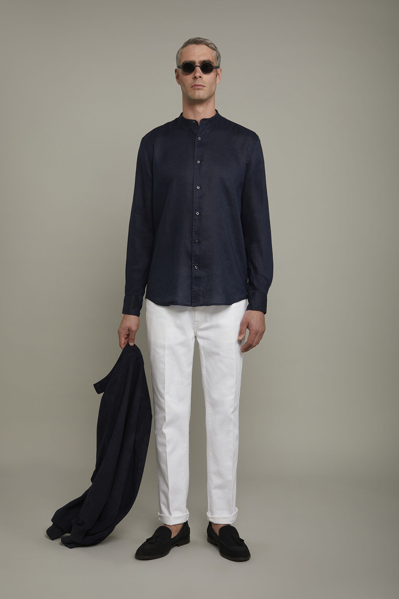 Chemise d&eacute;contract&eacute;e homme &agrave; col mao en 100&nbsp;% lin, coupe confort image number 0