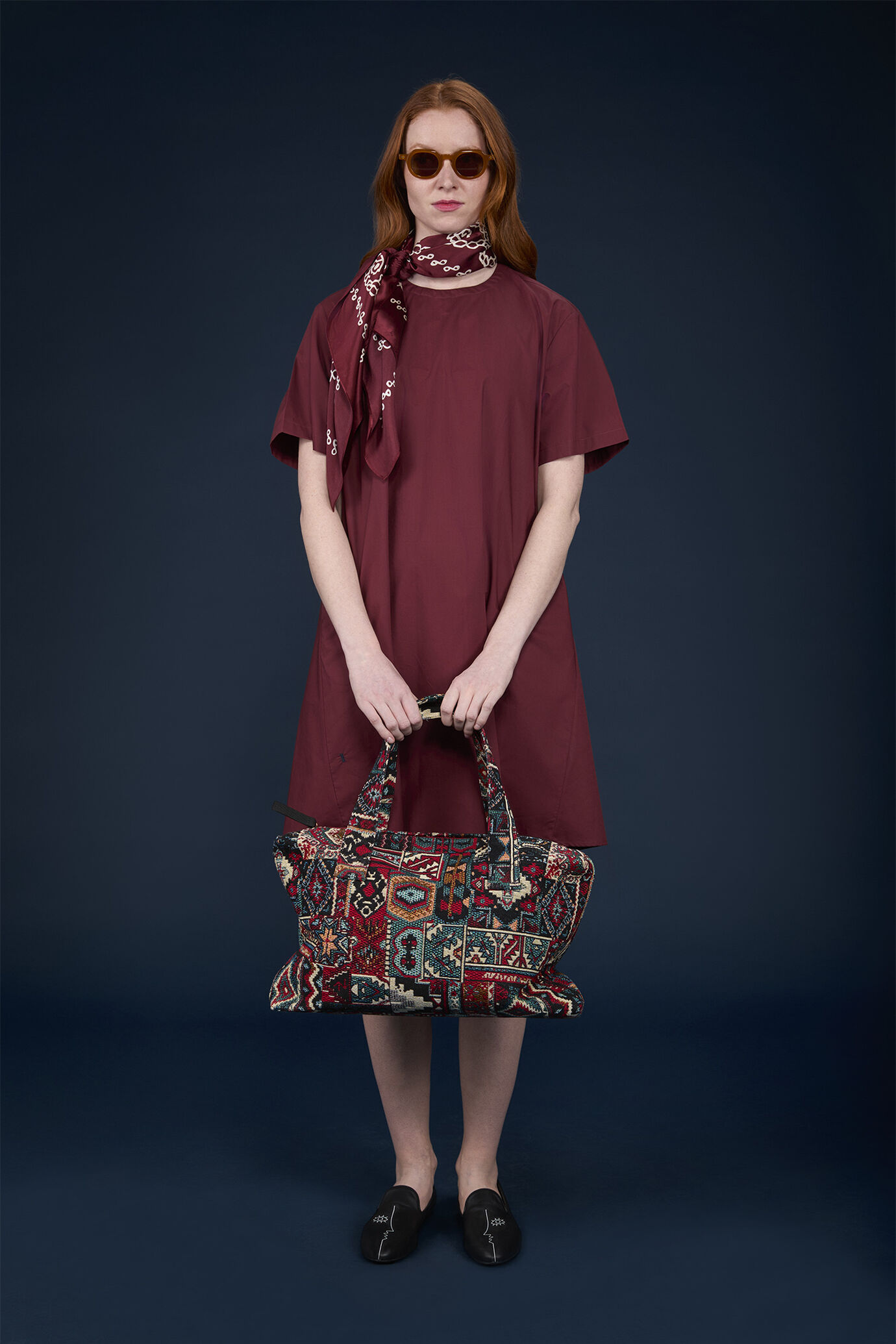 Short flared dress with short sleeves and side pockets image number 0