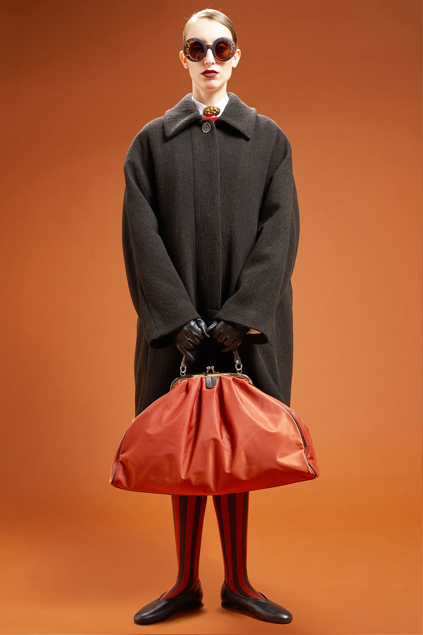 Langer Damenmantel aus Wollgemisch in Übergröße image number 1