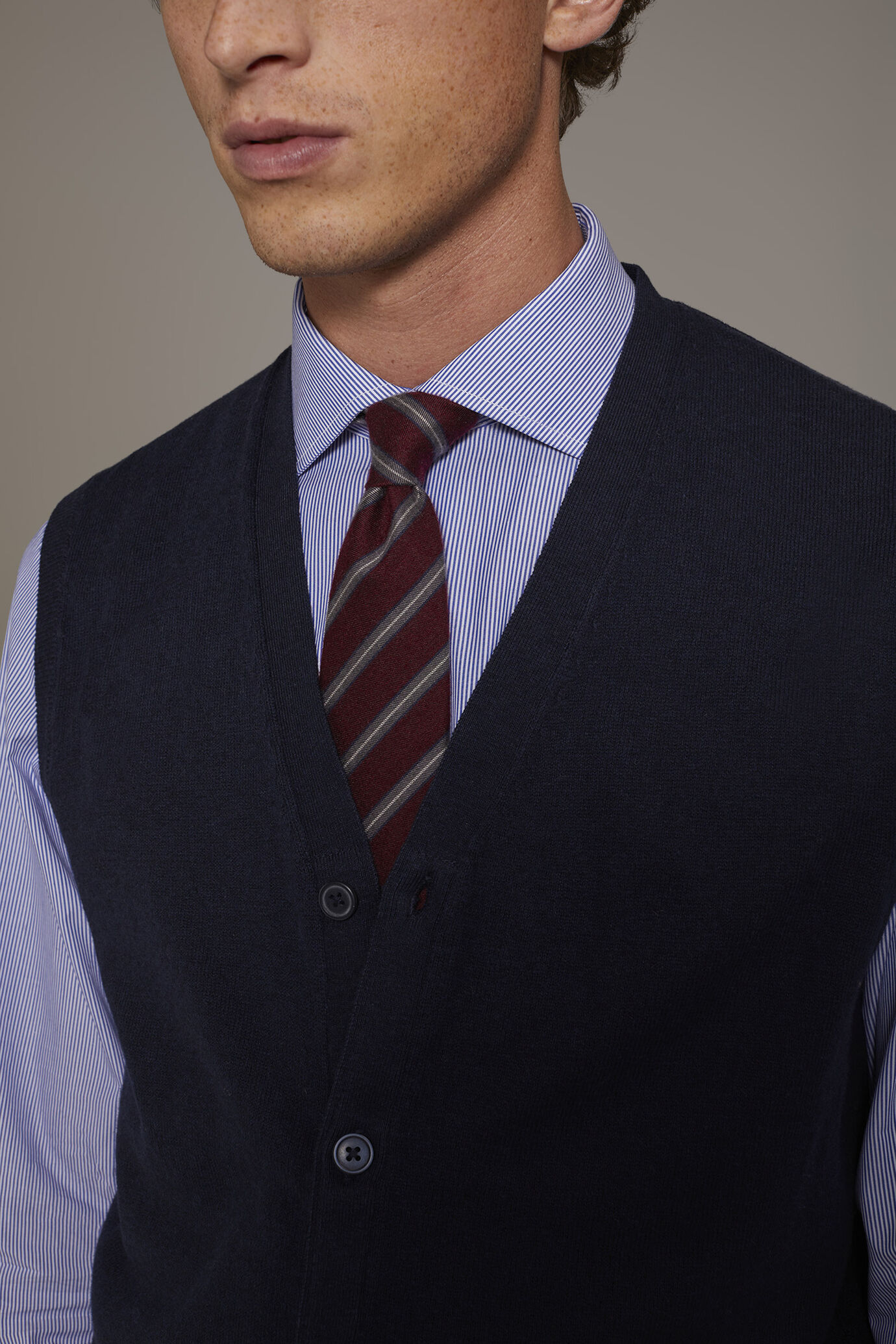 Wool blend V-neck knitted vest image number 2