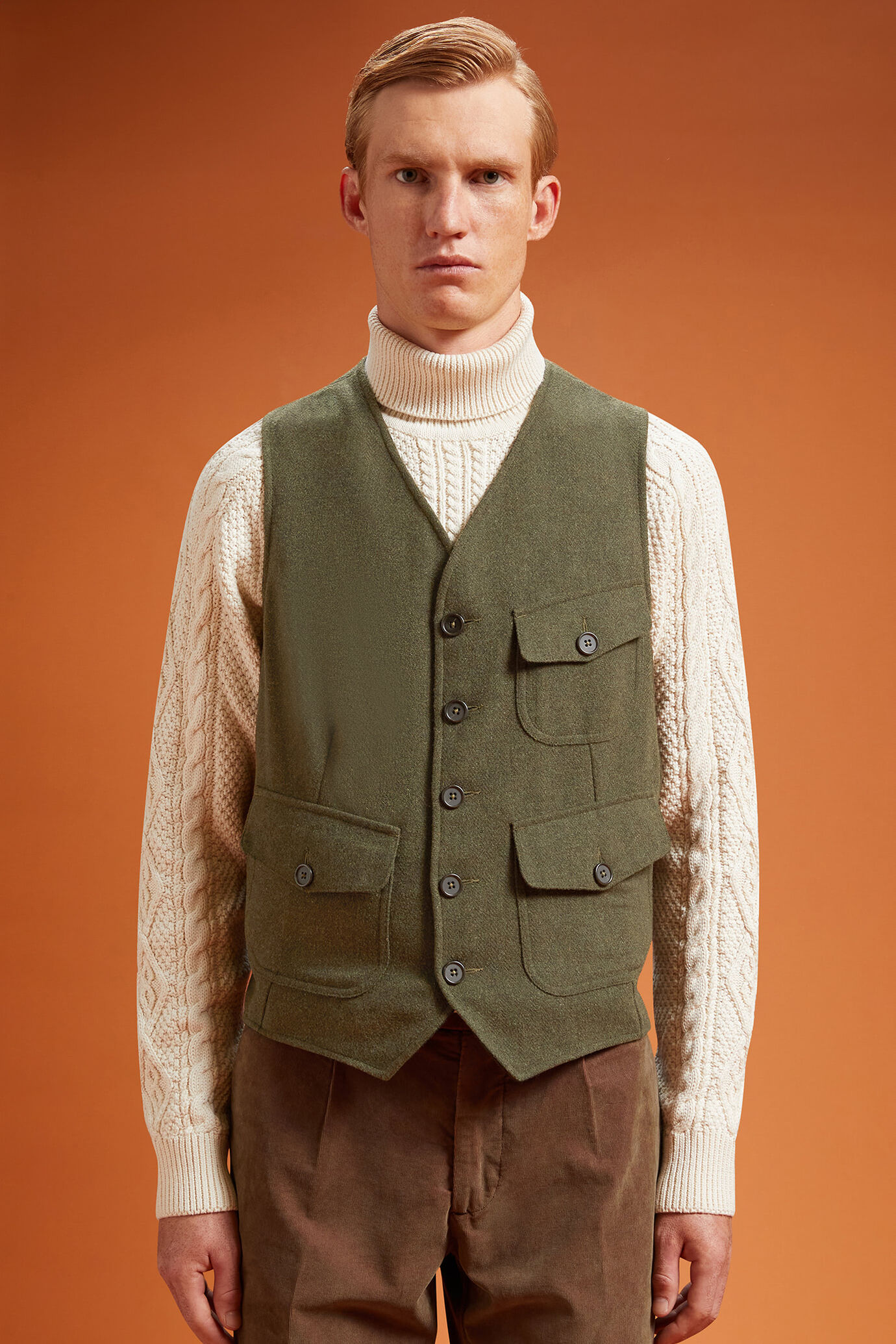 Men's regular fit single-breasted waistcoat with a V-neckline in a wool blend image number 0