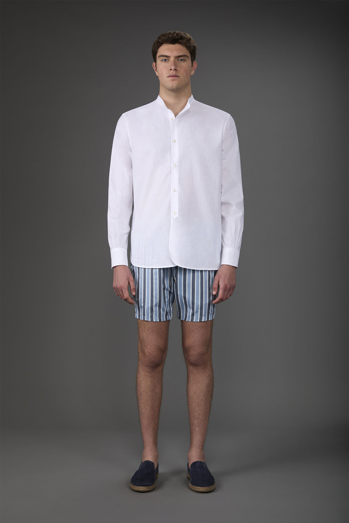 Maillot homme motif à rayures verticales image number 1