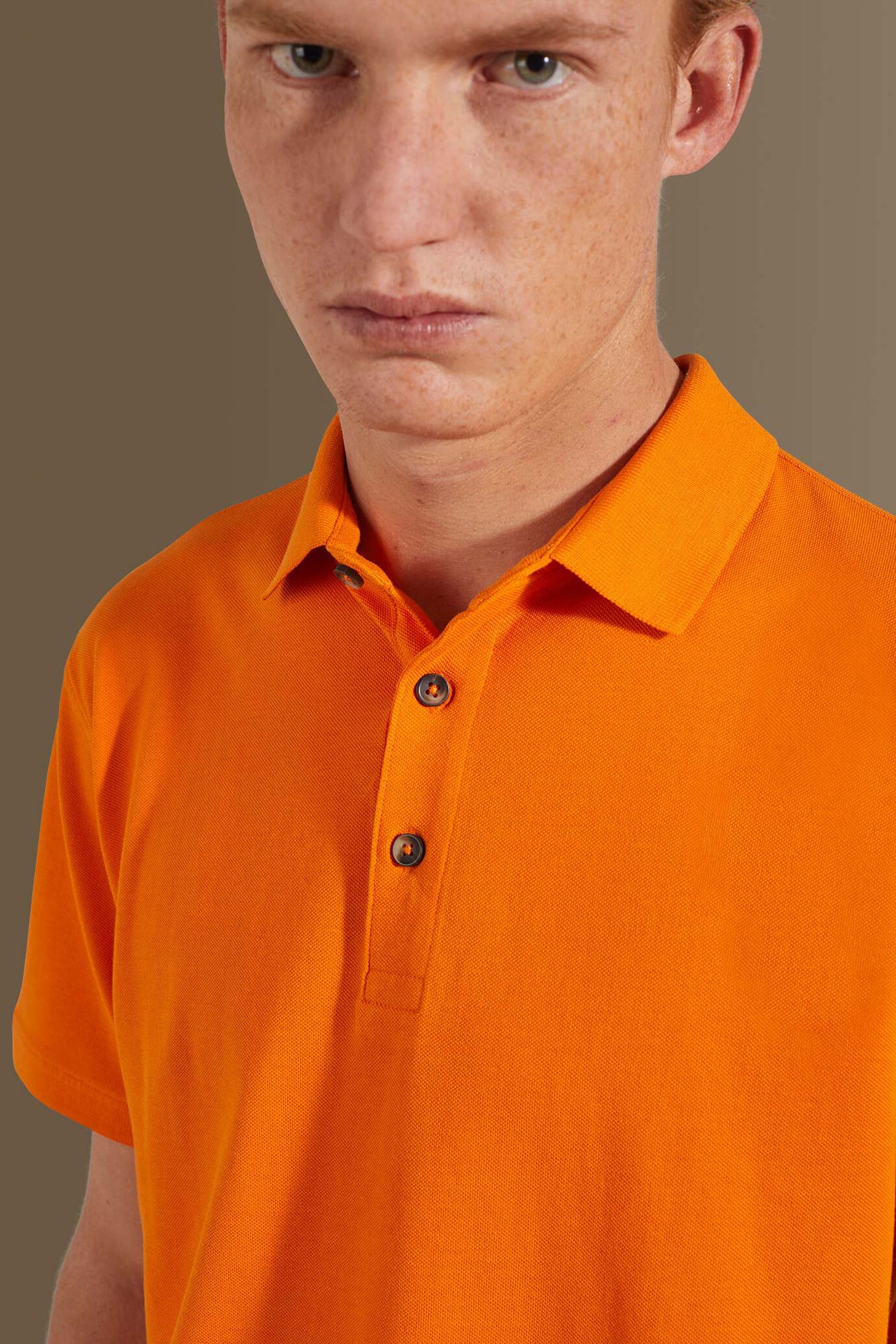 Short sleeves polo 100% cotton piquet solid colour image number 1