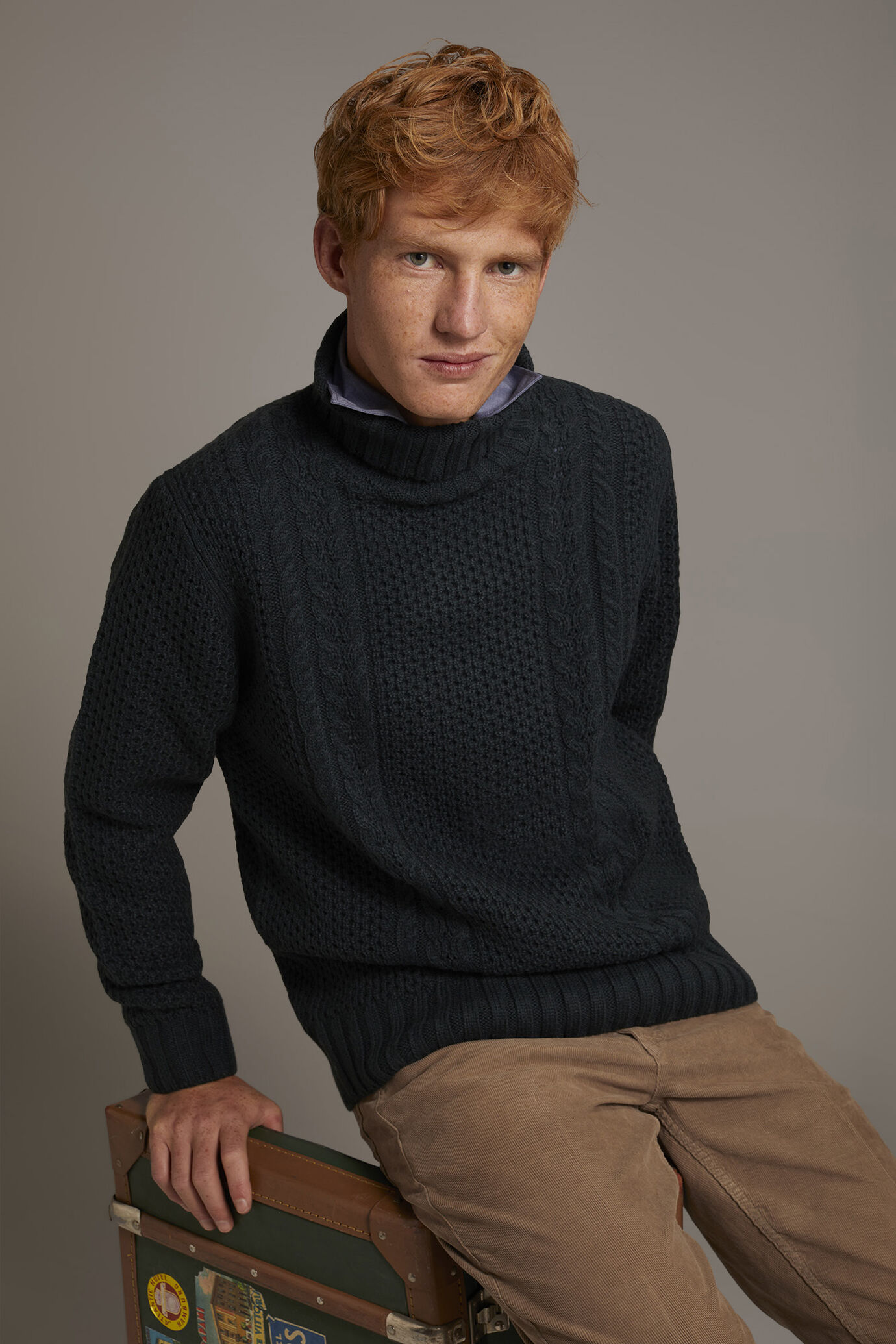 Wool blend turtleneck sweater with honeycomb heavy knitting image number 0