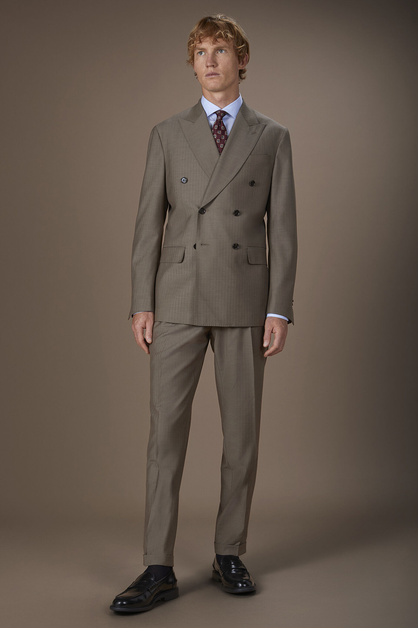 Double-breasted men's suit in Herringbone fabric